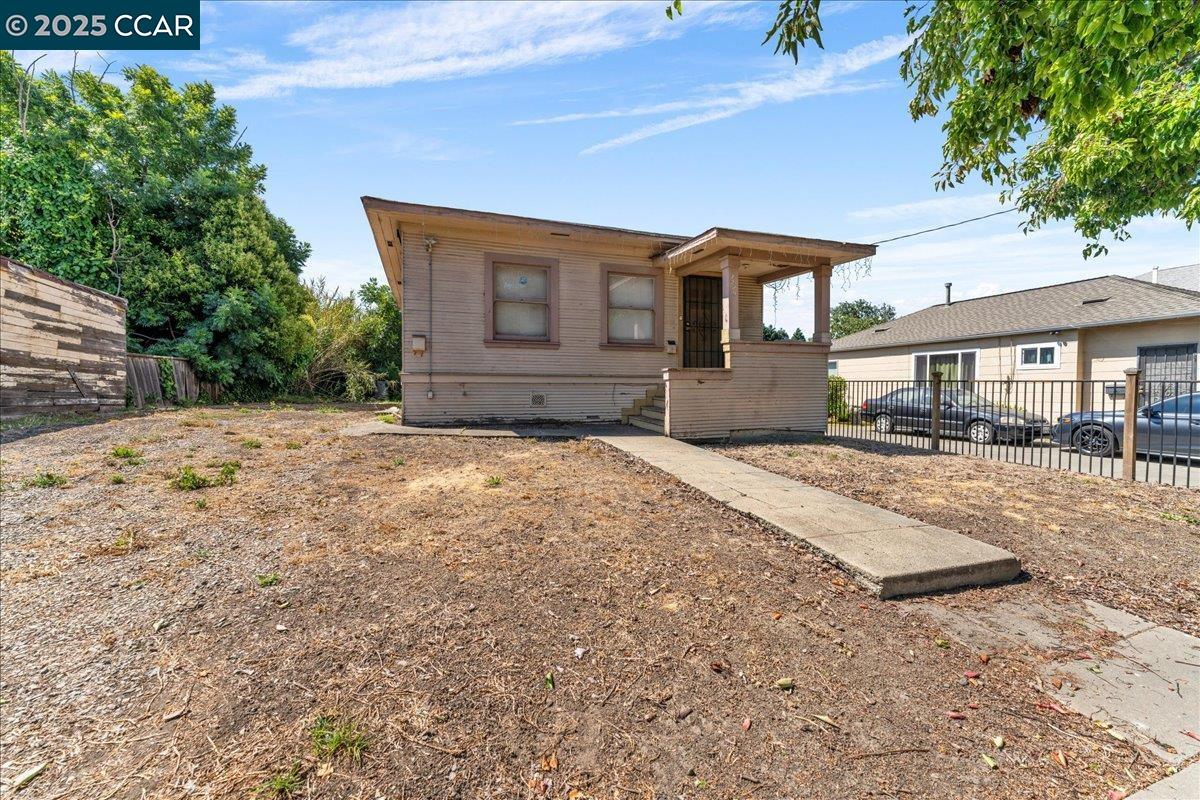 Detail Gallery Image 1 of 1 For 1229 55th St, Emeryville,  CA 94608 - 2 Beds | 1 Baths