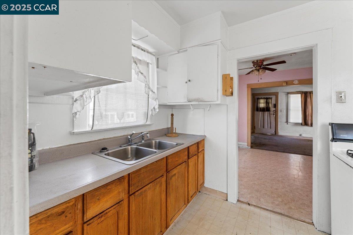 Detail Gallery Image 10 of 26 For 1229 55th St, Emeryville,  CA 94608 - 2 Beds | 1 Baths