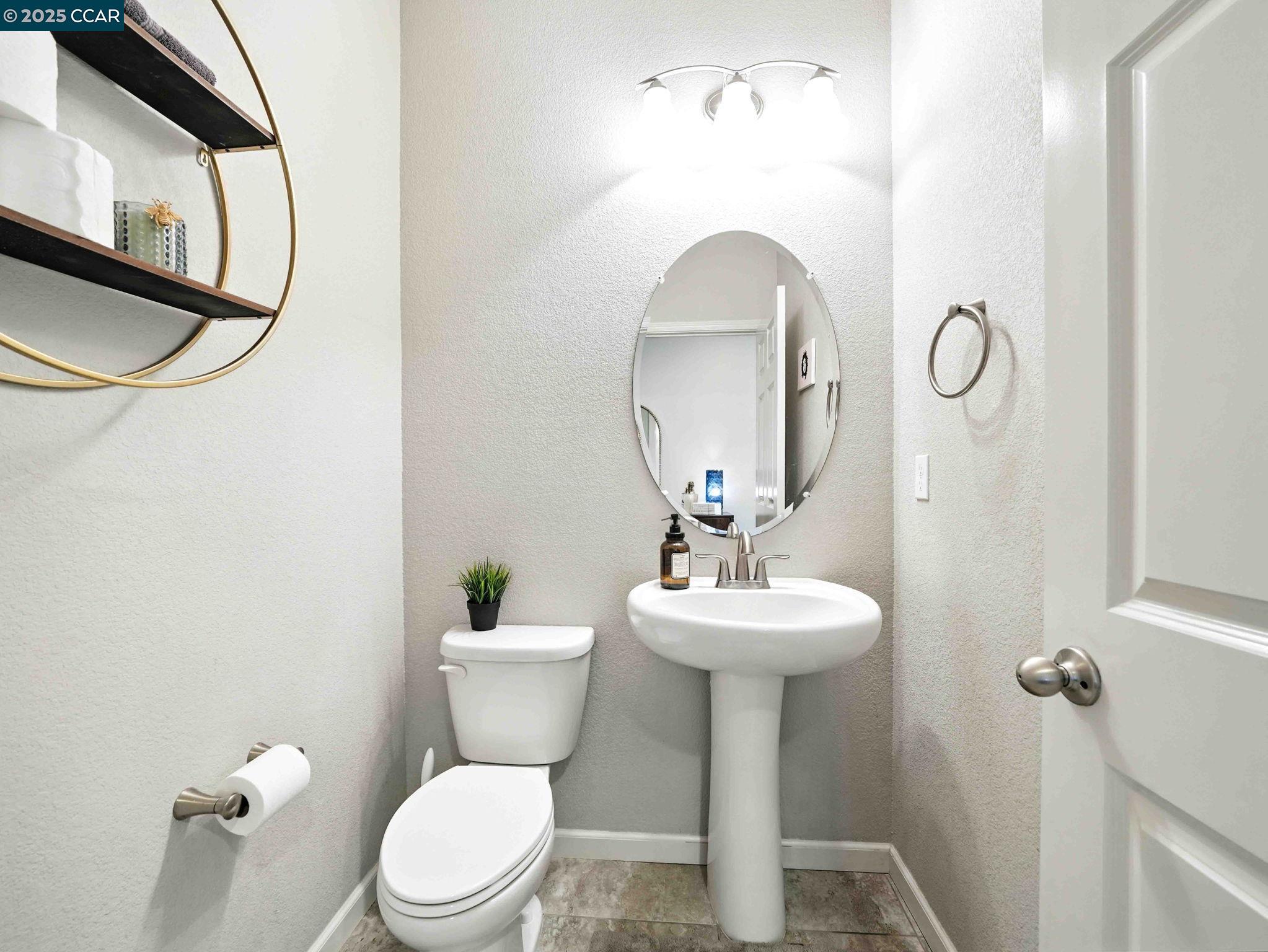 Detail Gallery Image 12 of 51 For 2433 Sanders Ln, Fairfield,  CA 94533 - 4 Beds | 2/1 Baths