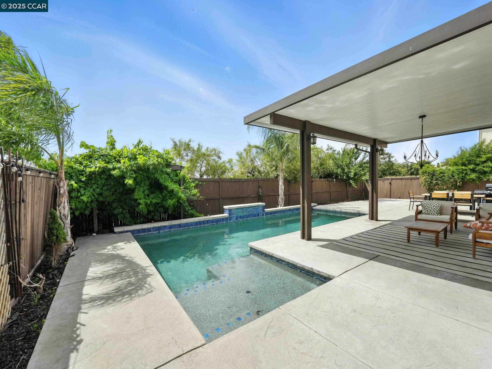 Detail Gallery Image 42 of 51 For 2433 Sanders Ln, Fairfield,  CA 94533 - 4 Beds | 2/1 Baths