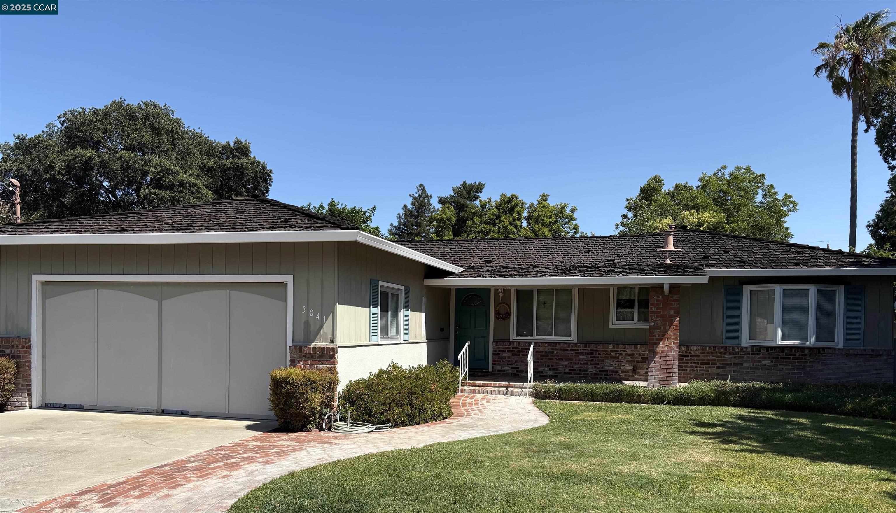 Detail Gallery Image 1 of 1 For 3041 Concord Blvd, Concord,  CA 94519 - 3 Beds | 2 Baths