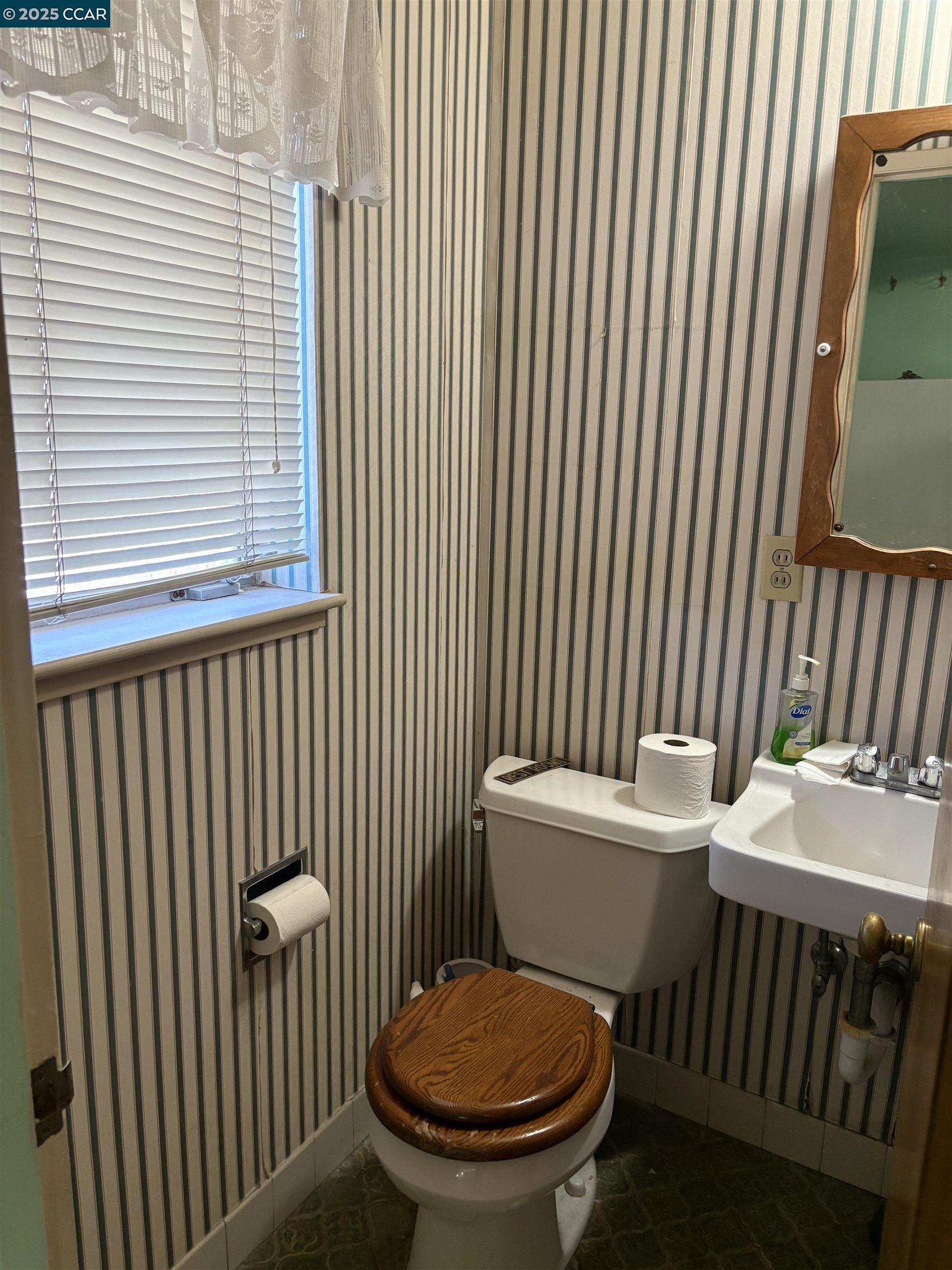 Detail Gallery Image 13 of 14 For 3041 Concord Blvd, Concord,  CA 94519 - 3 Beds | 2 Baths