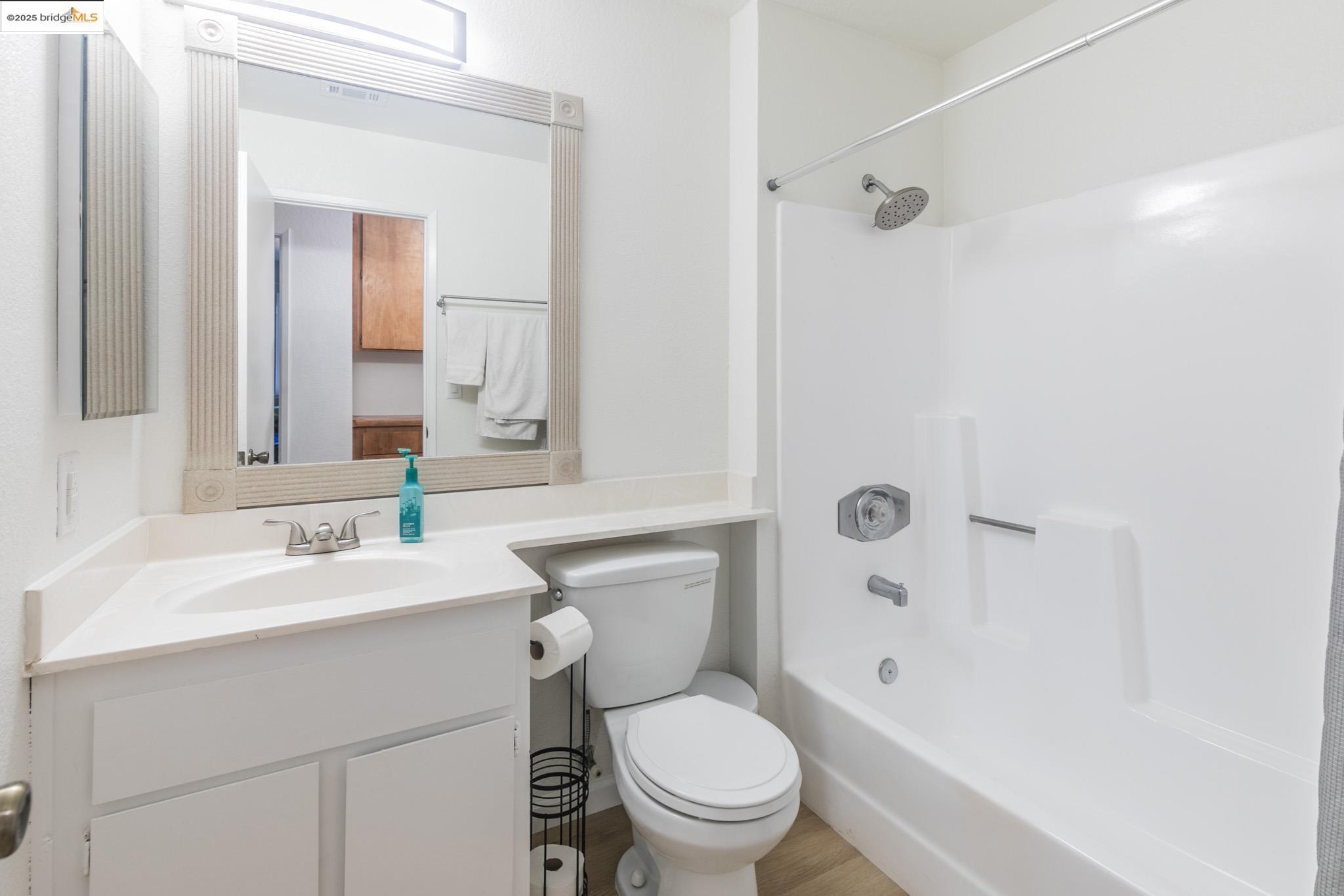 Detail Gallery Image 18 of 37 For 2035 Monterey Dr, Livermore,  CA 94551 - 3 Beds | 2 Baths