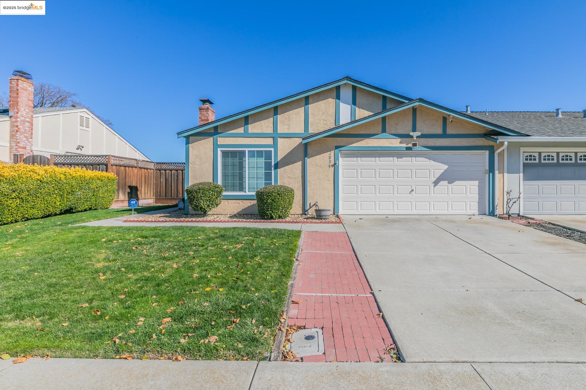 Detail Gallery Image 4 of 37 For 2035 Monterey Dr, Livermore,  CA 94551 - 3 Beds | 2 Baths