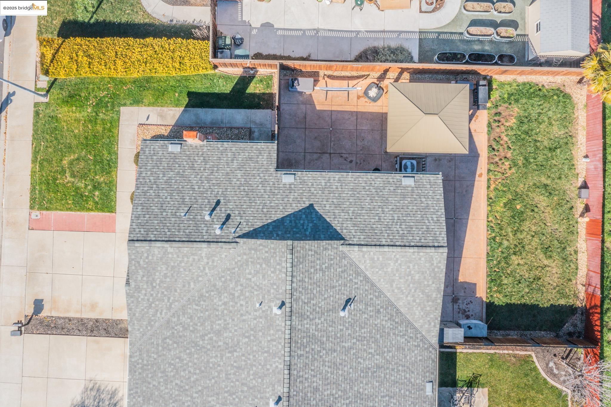 Detail Gallery Image 33 of 37 For 2035 Monterey Dr, Livermore,  CA 94551 - 3 Beds | 2 Baths