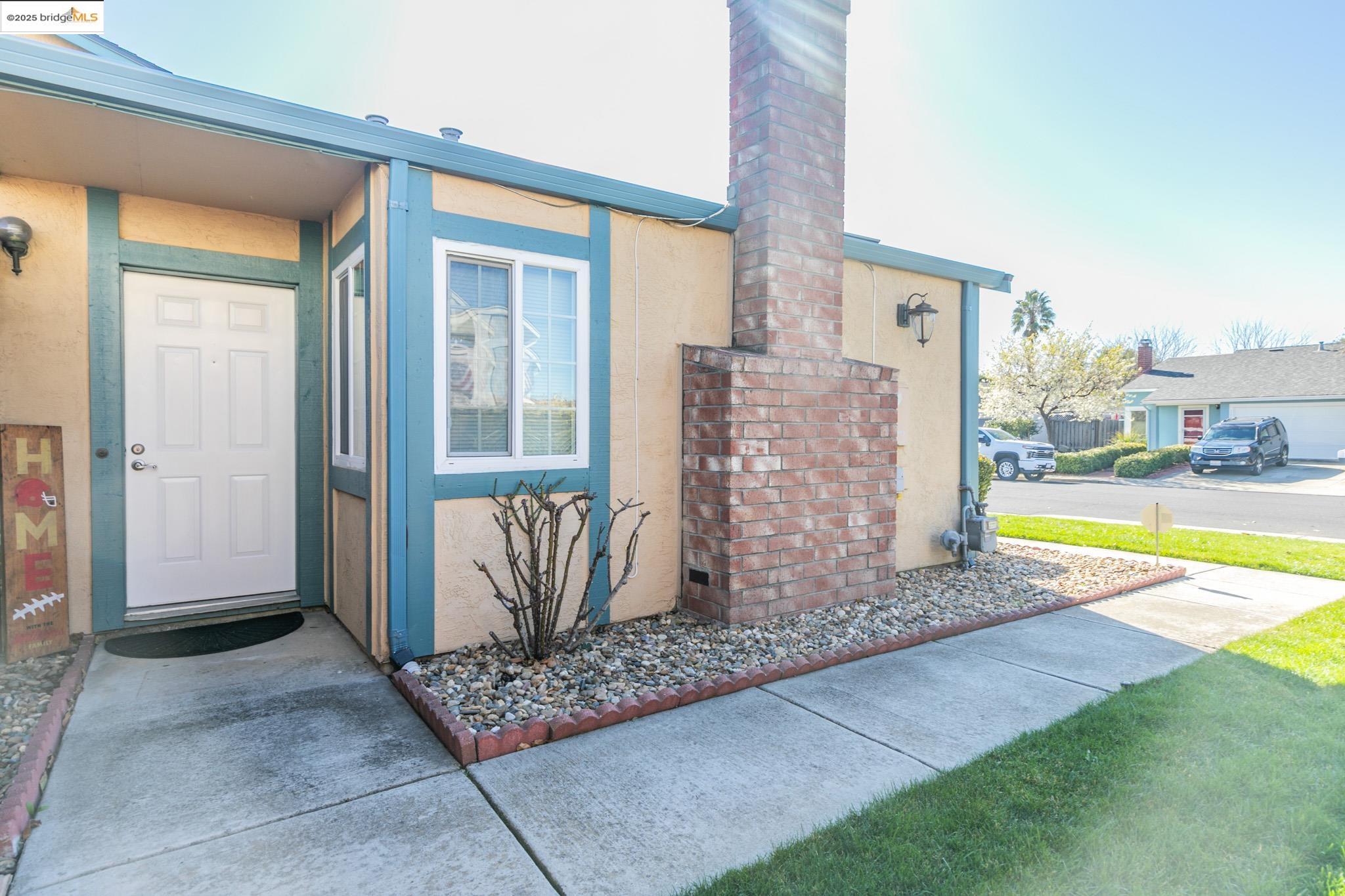 Detail Gallery Image 6 of 37 For 2035 Monterey Dr, Livermore,  CA 94551 - 3 Beds | 2 Baths