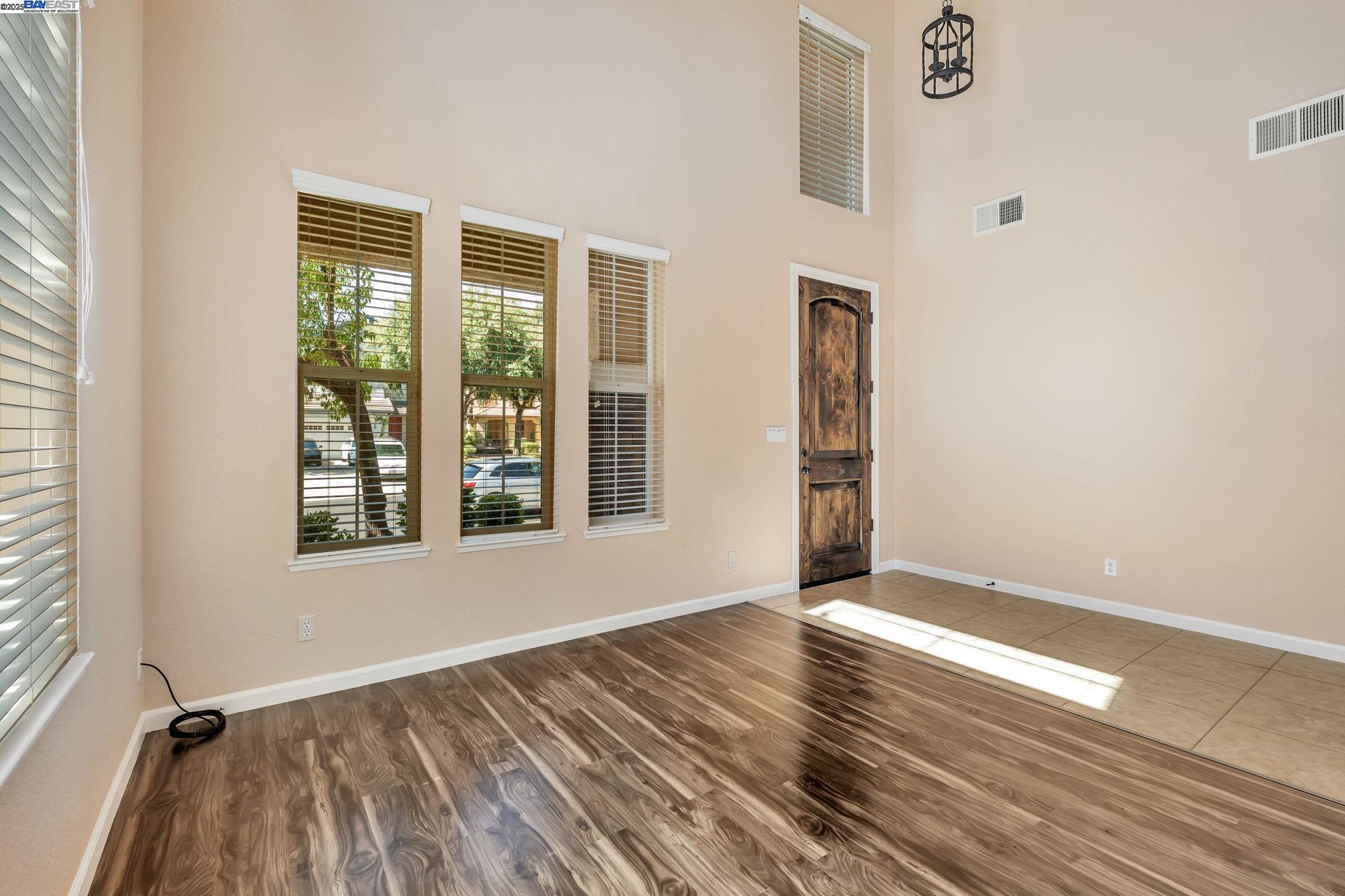 Detail Gallery Image 11 of 54 For 9019 Tee Box Ct, Patterson,  CA 95363 - 4 Beds | 2/1 Baths
