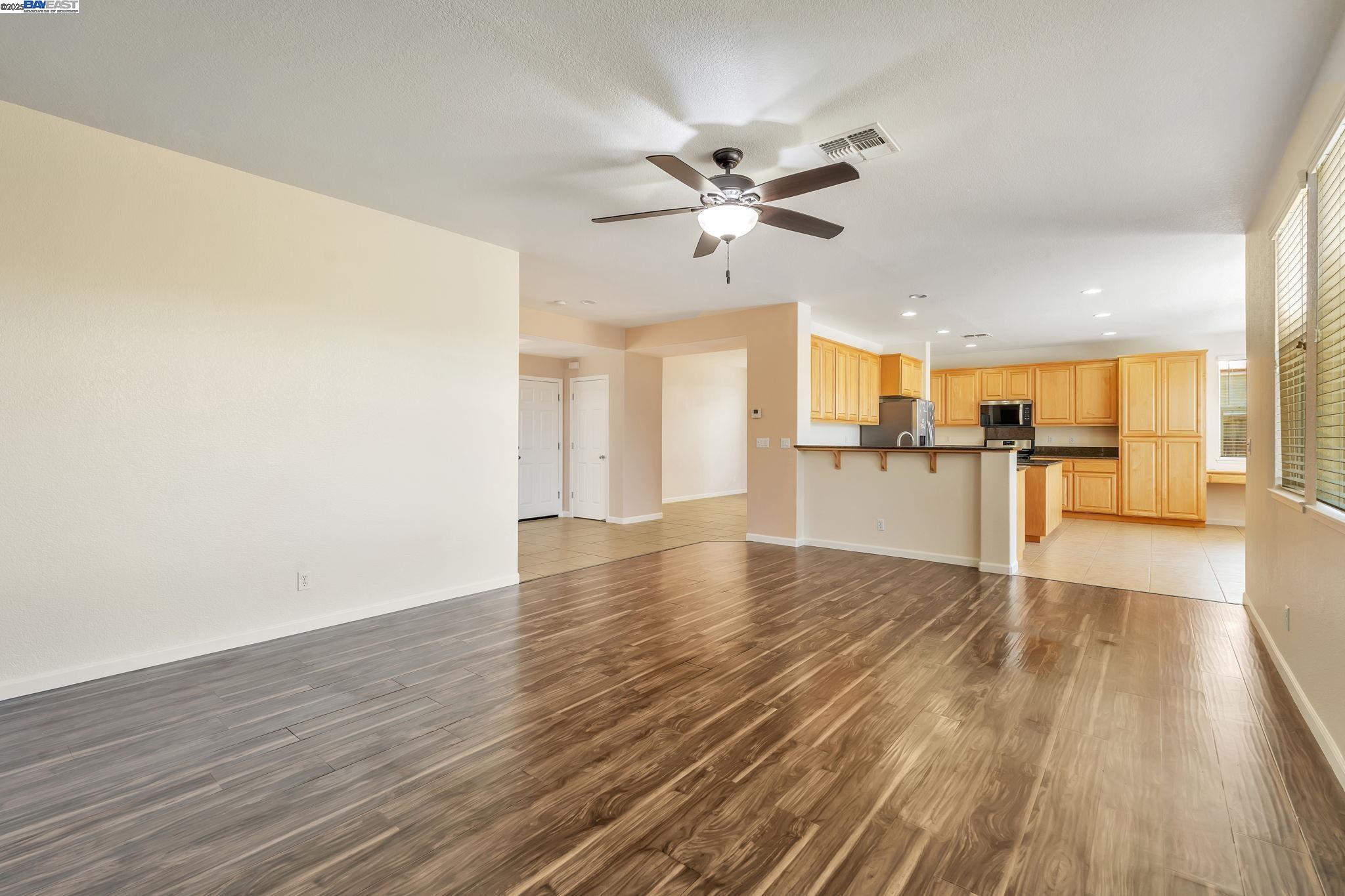 Detail Gallery Image 14 of 54 For 9019 Tee Box Ct, Patterson,  CA 95363 - 4 Beds | 2/1 Baths