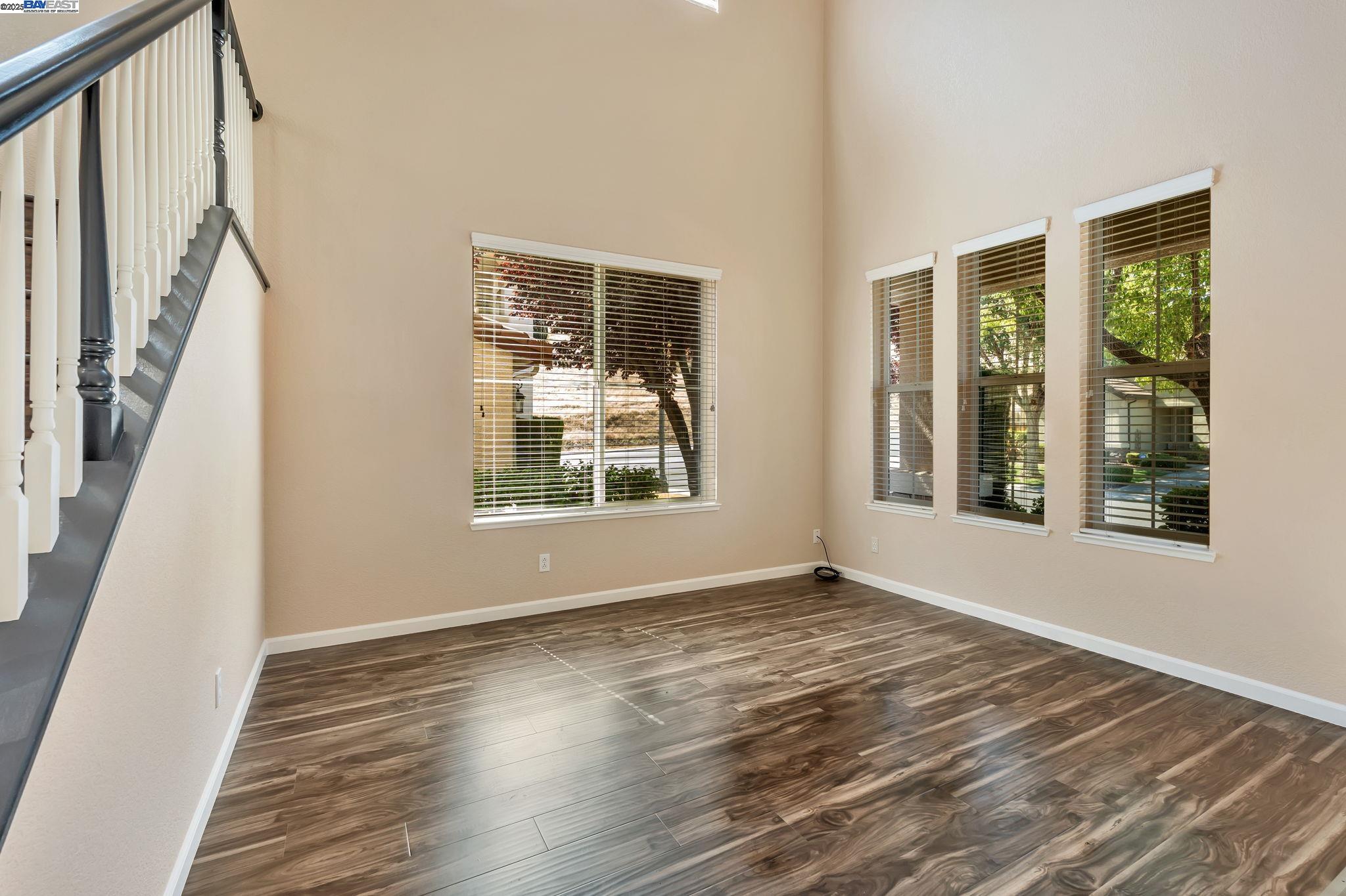 Detail Gallery Image 10 of 54 For 9019 Tee Box Ct, Patterson,  CA 95363 - 4 Beds | 2/1 Baths