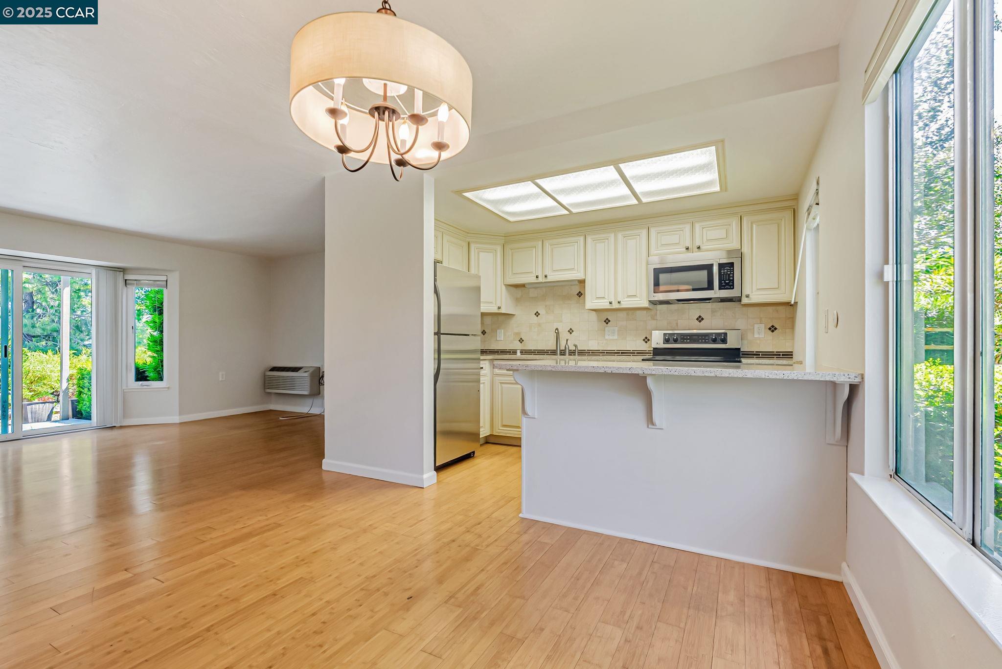 Photo #14: 41103874 Listing: Photo #14
