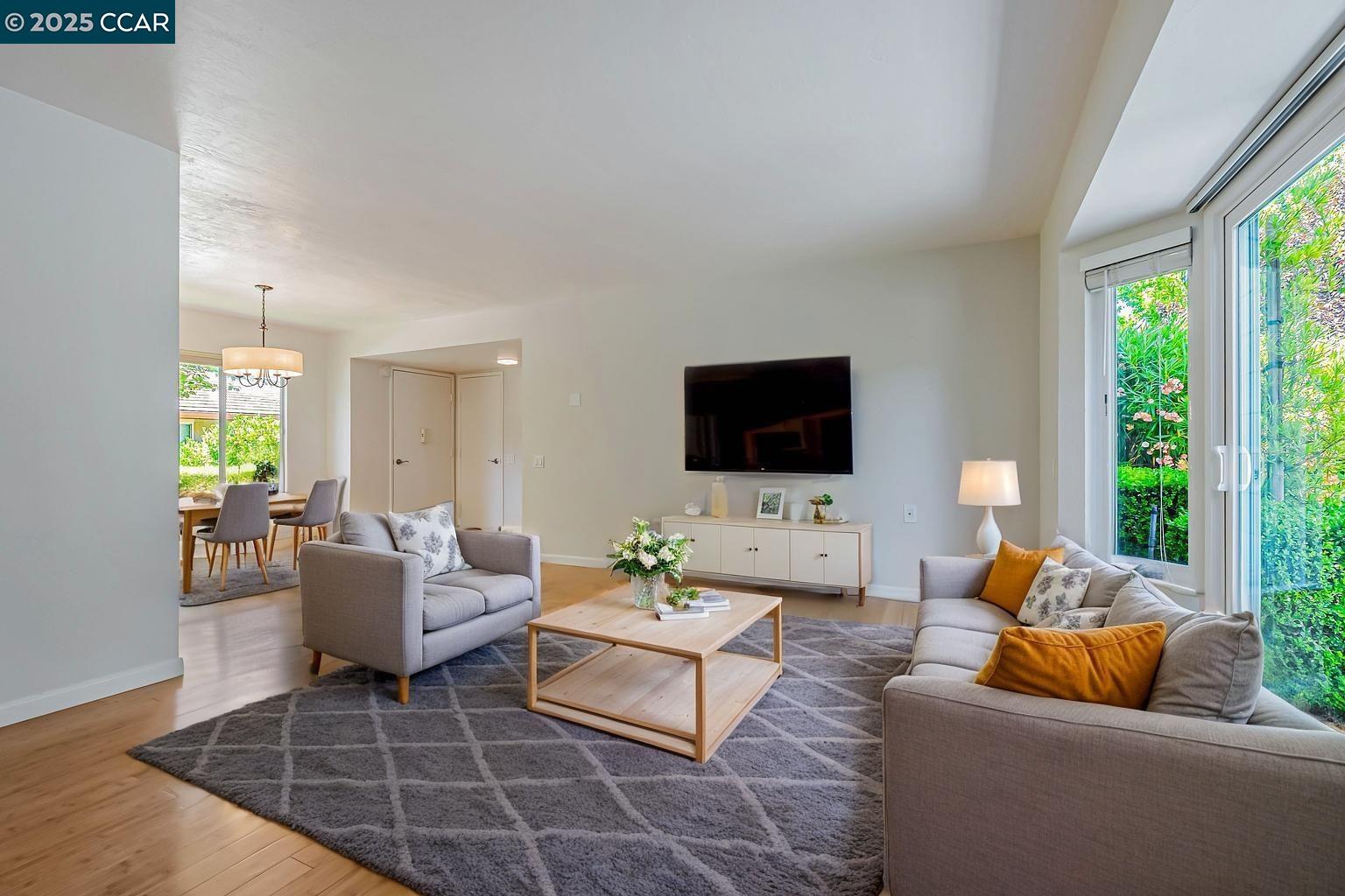 Photo #5: 41103874 Listing 
