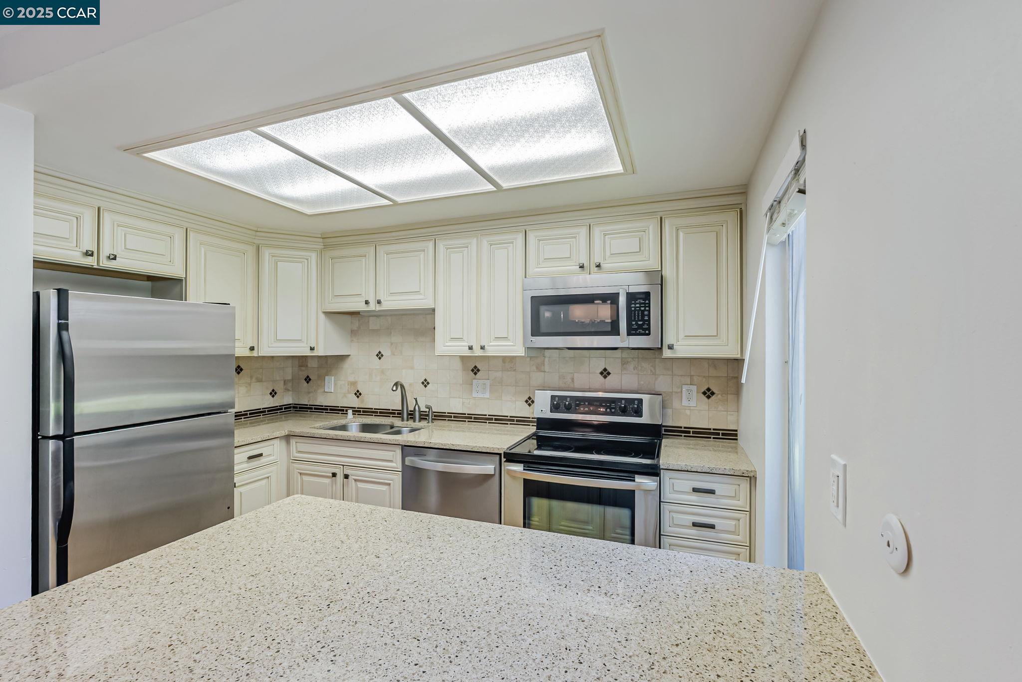 Photo #8: 41103874 Listing: Photo #8