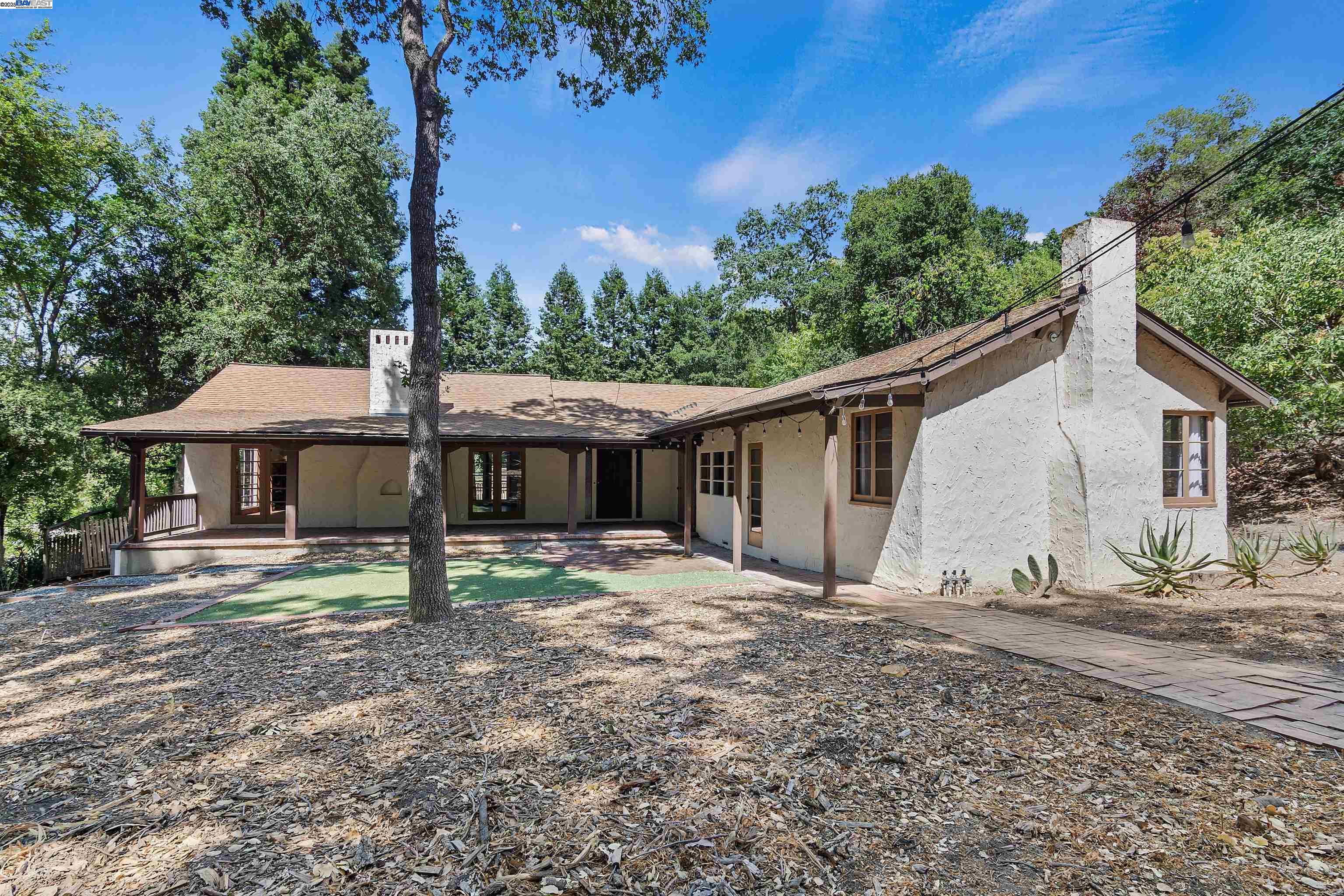 Detail Gallery Image 1 of 32 For 3476 Springhill Rd, Lafayette,  CA 94549-2528 - 4 Beds | 2 Baths