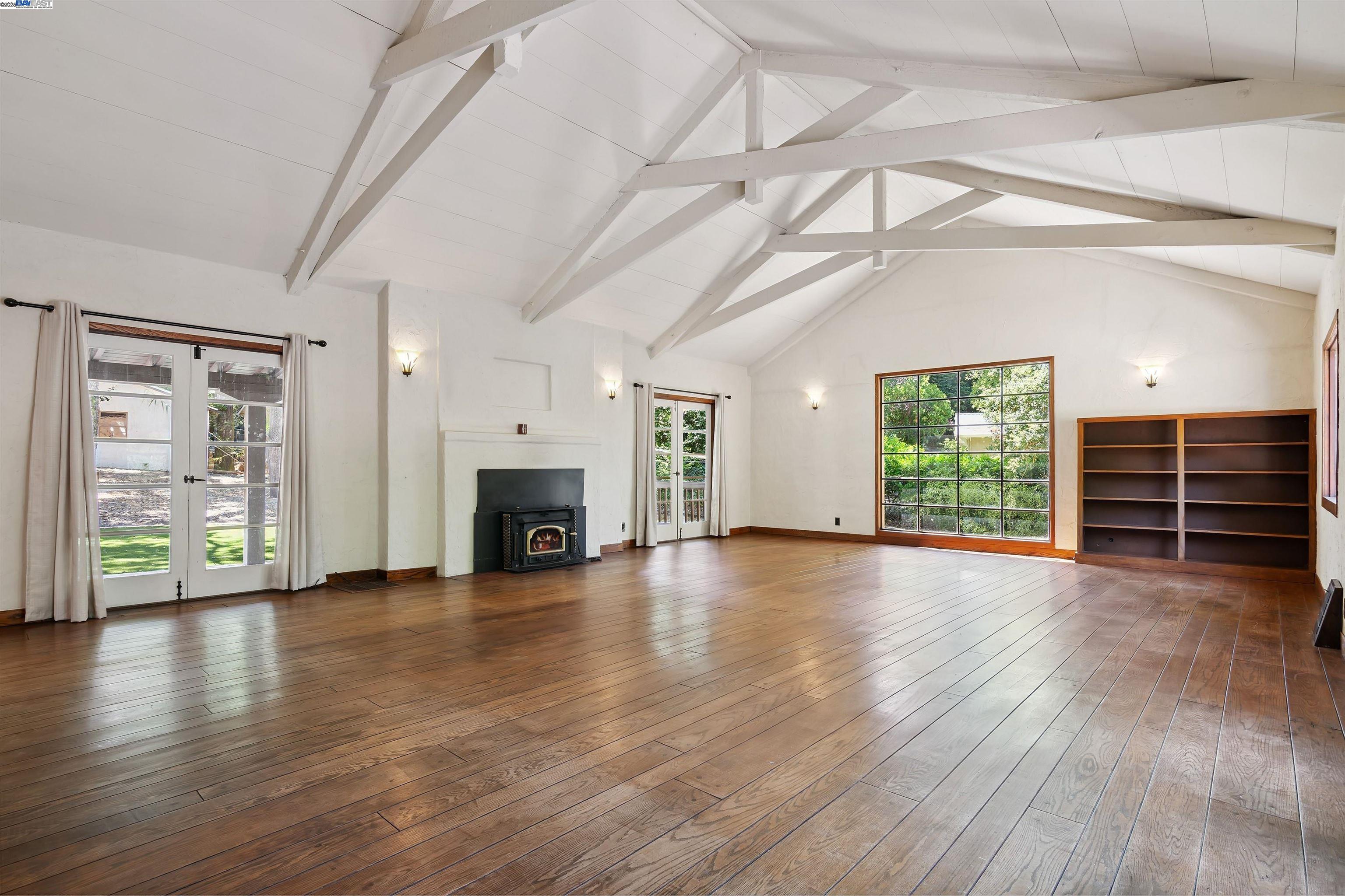 Detail Gallery Image 11 of 32 For 3476 Springhill Rd, Lafayette,  CA 94549-2528 - 4 Beds | 2 Baths