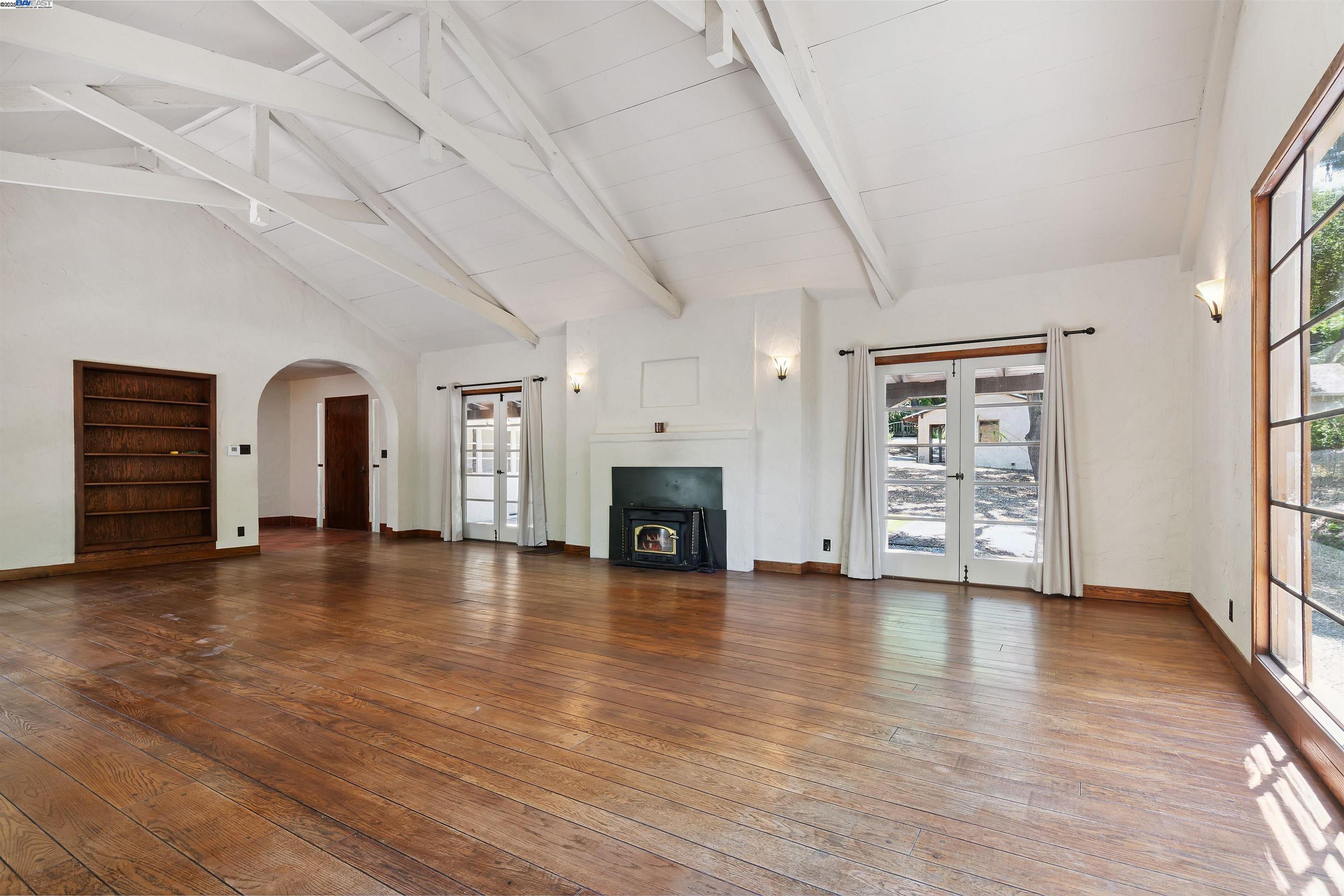 Detail Gallery Image 12 of 32 For 3476 Springhill Rd, Lafayette,  CA 94549-2528 - 4 Beds | 2 Baths
