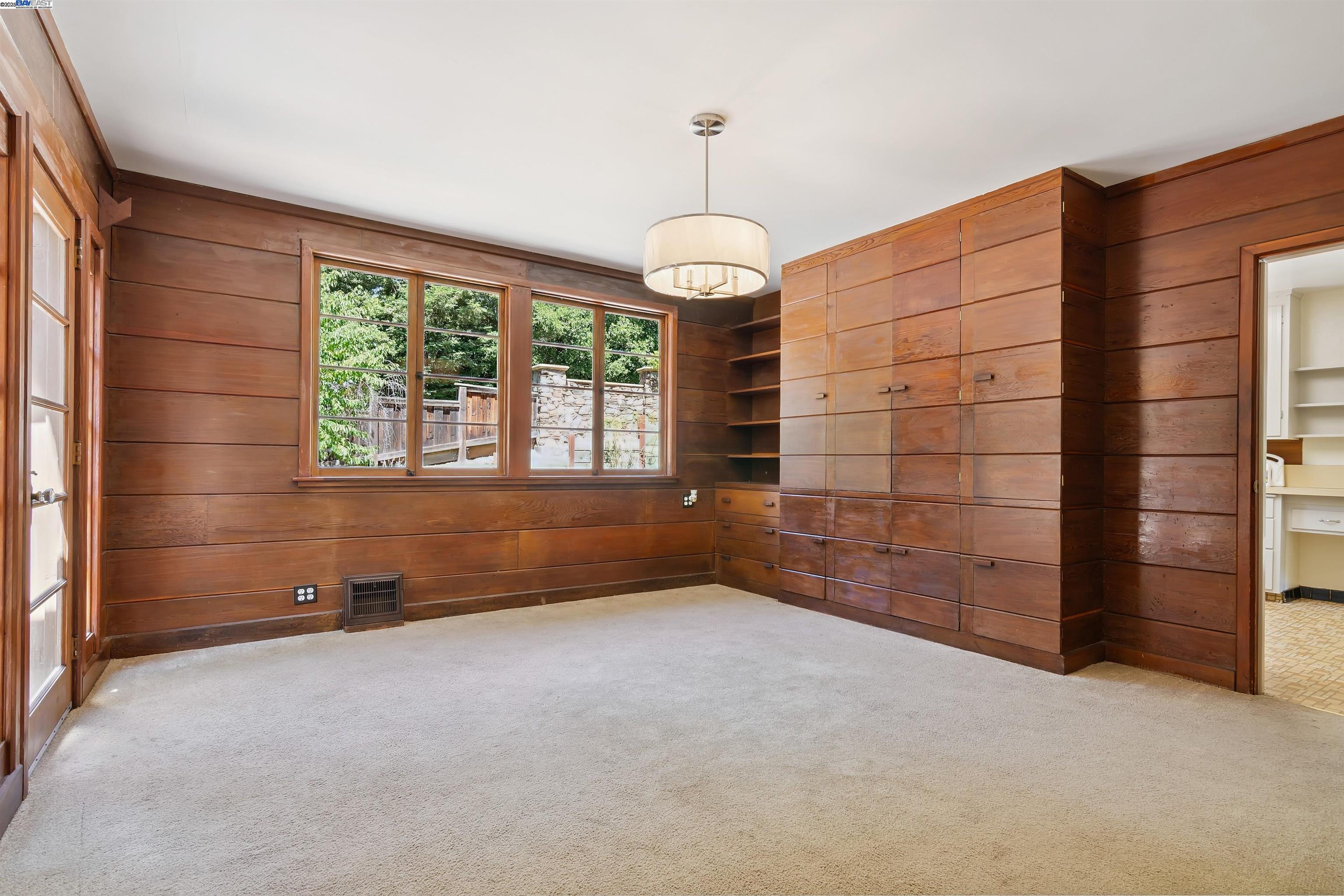 Detail Gallery Image 13 of 32 For 3476 Springhill Rd, Lafayette,  CA 94549-2528 - 4 Beds | 2 Baths