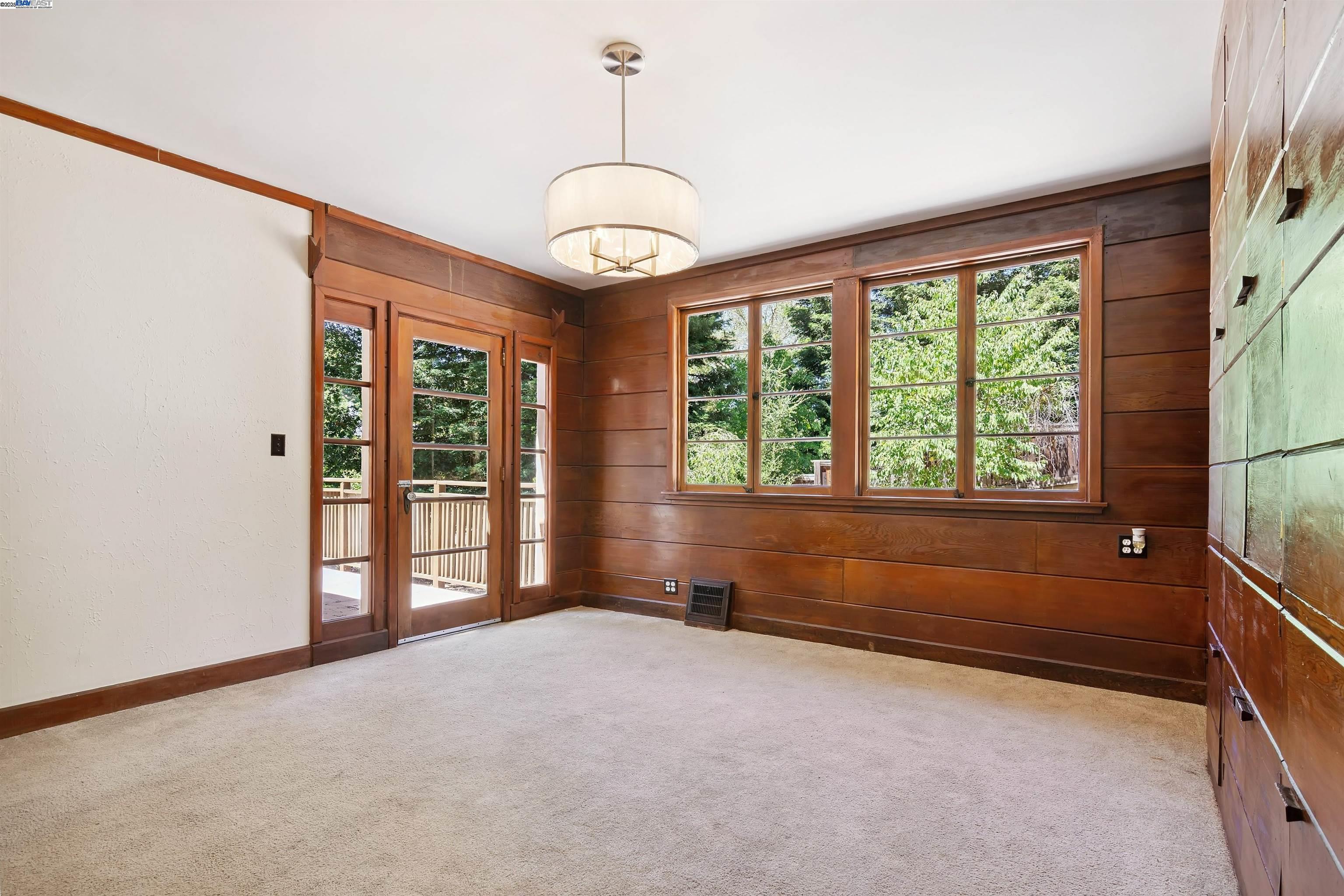 Detail Gallery Image 14 of 32 For 3476 Springhill Rd, Lafayette,  CA 94549-2528 - 4 Beds | 2 Baths