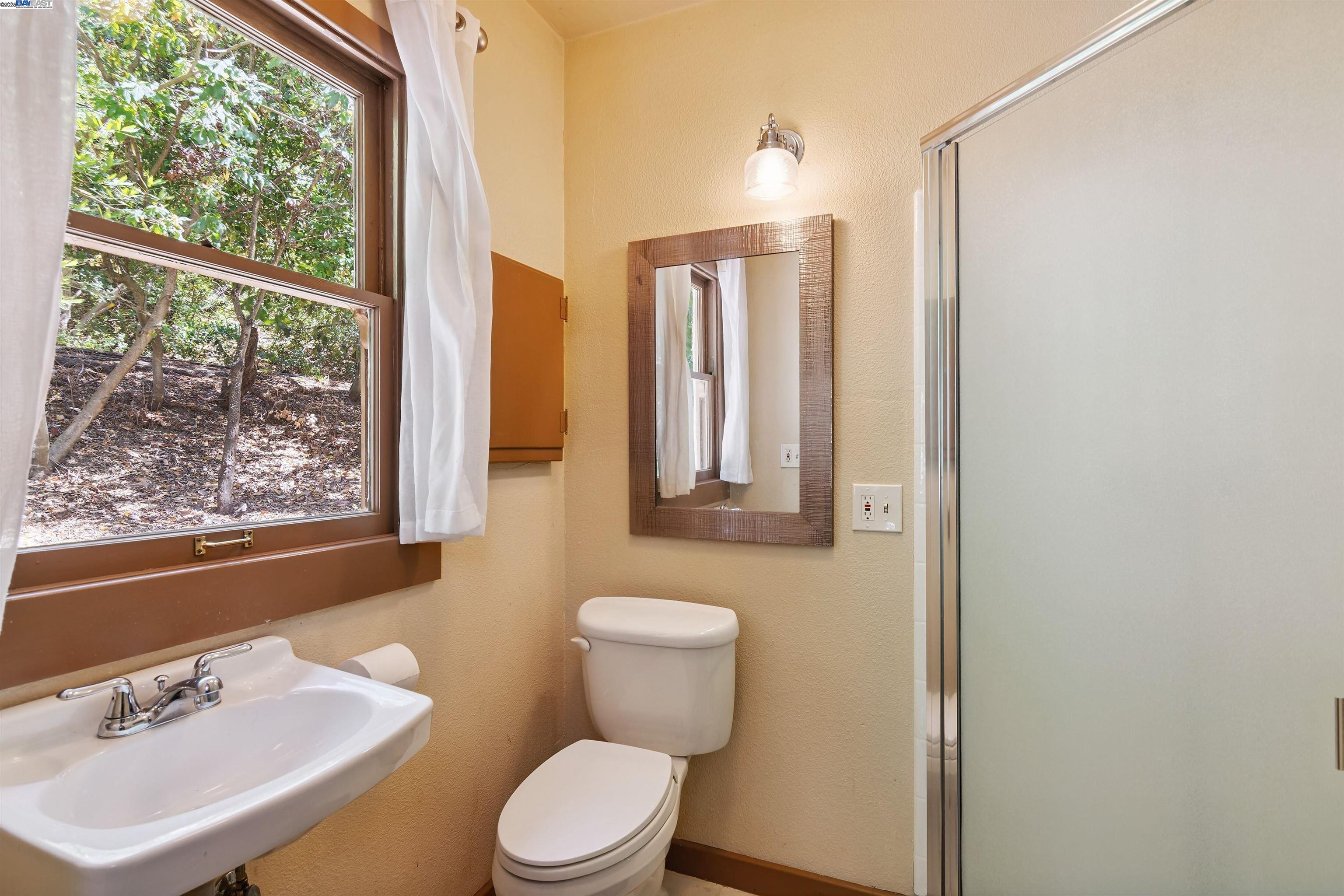 Detail Gallery Image 19 of 32 For 3476 Springhill Rd, Lafayette,  CA 94549-2528 - 4 Beds | 2 Baths