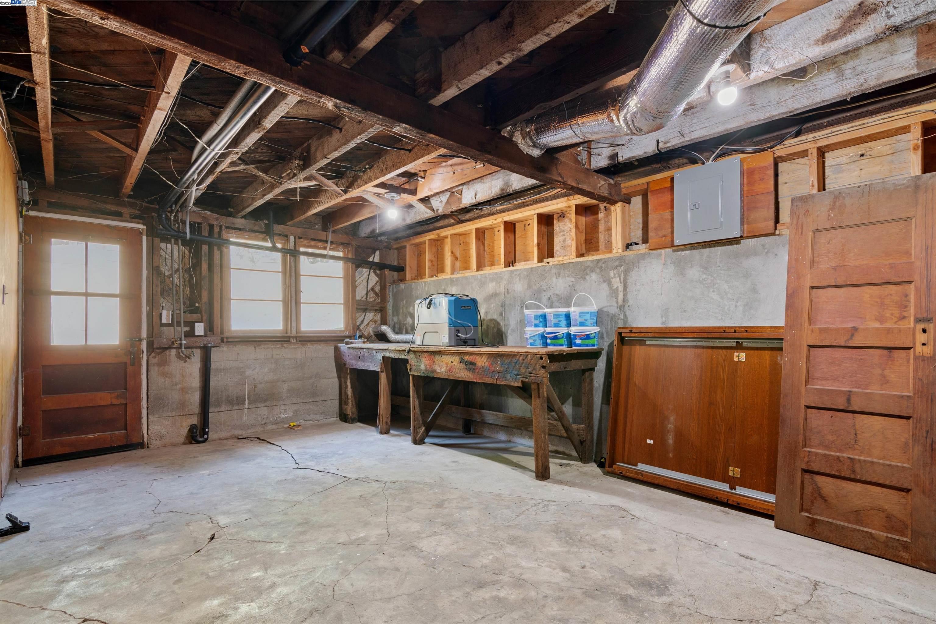 Detail Gallery Image 28 of 32 For 3476 Springhill Rd, Lafayette,  CA 94549-2528 - 4 Beds | 2 Baths