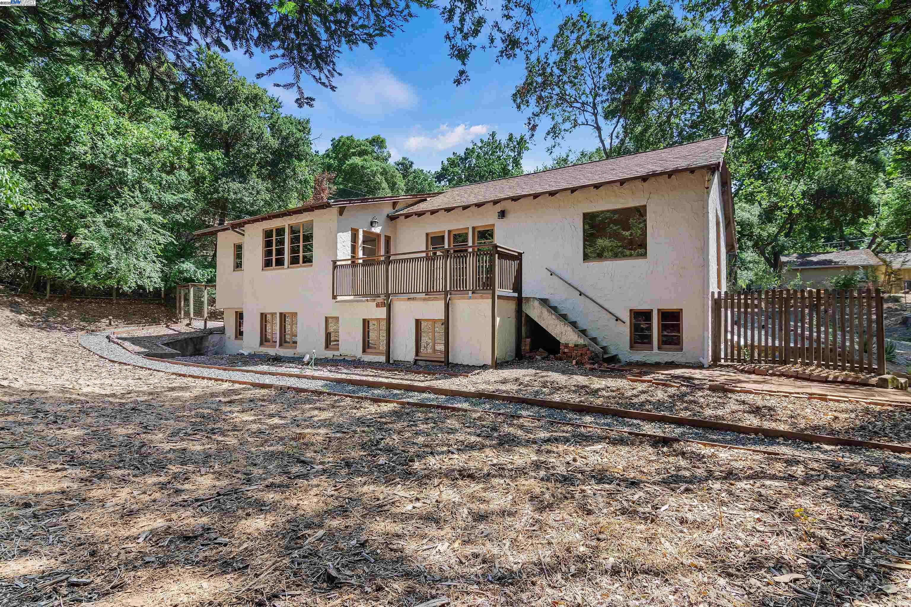 Detail Gallery Image 30 of 32 For 3476 Springhill Rd, Lafayette,  CA 94549-2528 - 4 Beds | 2 Baths