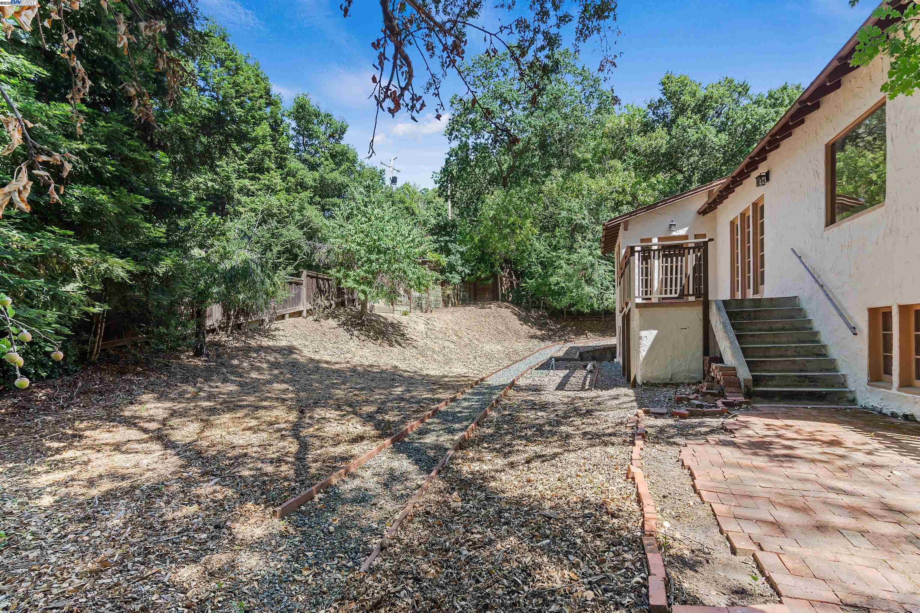 Detail Gallery Image 31 of 32 For 3476 Springhill Rd, Lafayette,  CA 94549-2528 - 4 Beds | 2 Baths