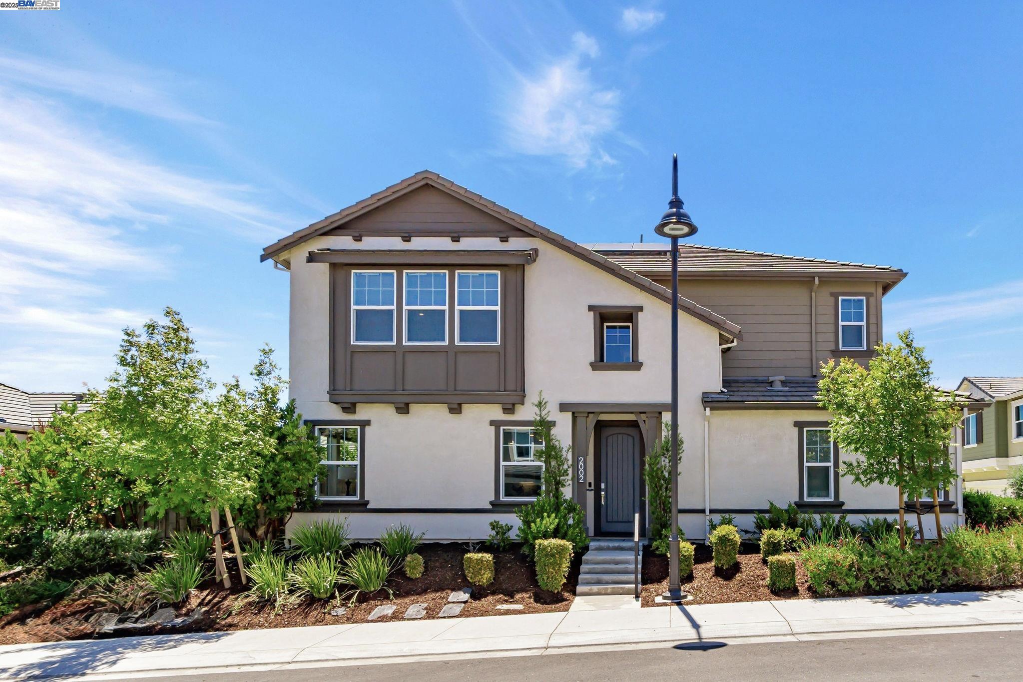 Detail Gallery Image 1 of 53 For 2002 Davoli Ct, San Ramon,  CA 94583 - 4 Beds | 3 Baths