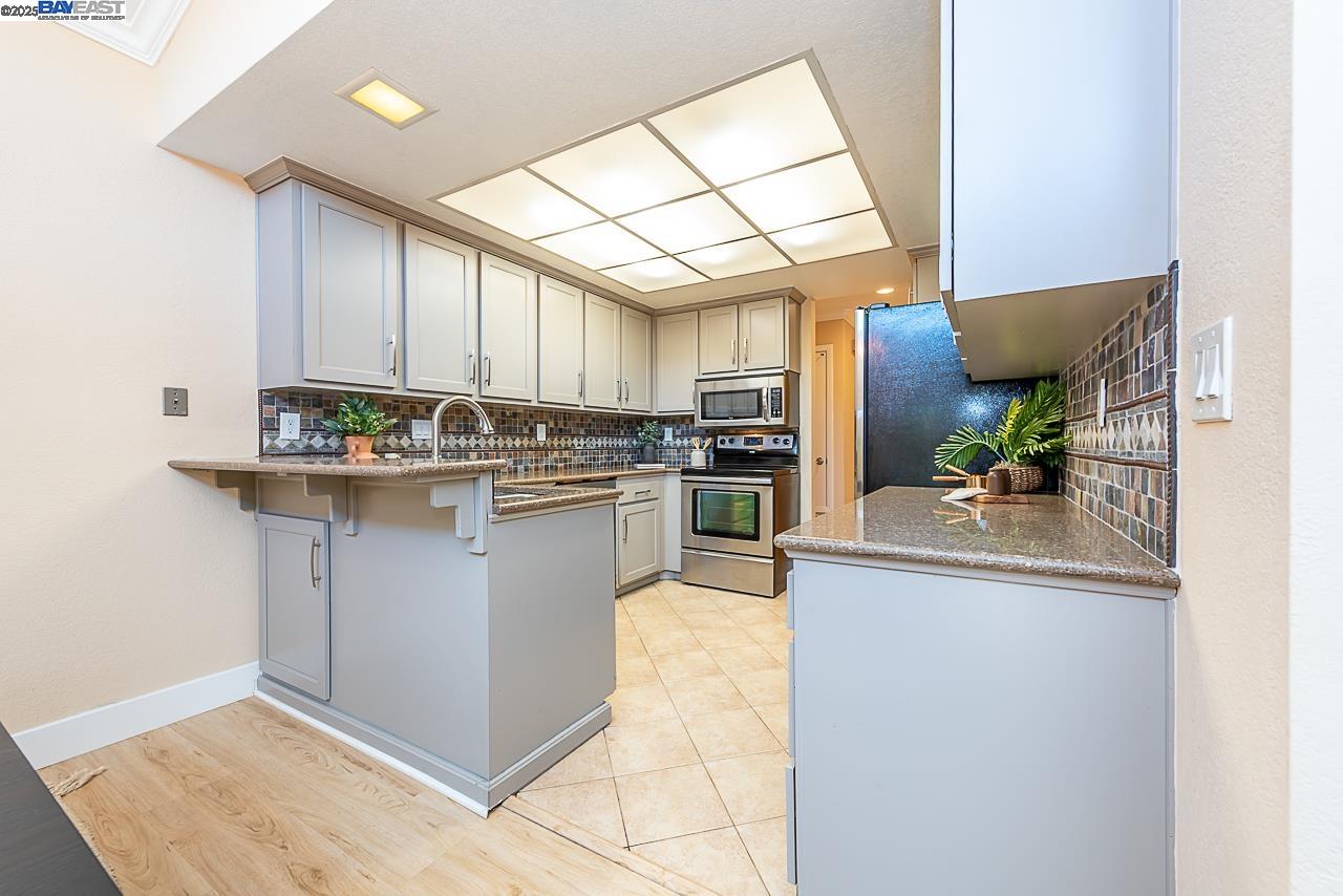 Detail Gallery Image 18 of 54 For 33036 Soquel St, Union City,  CA 94587 - 3 Beds | 2 Baths
