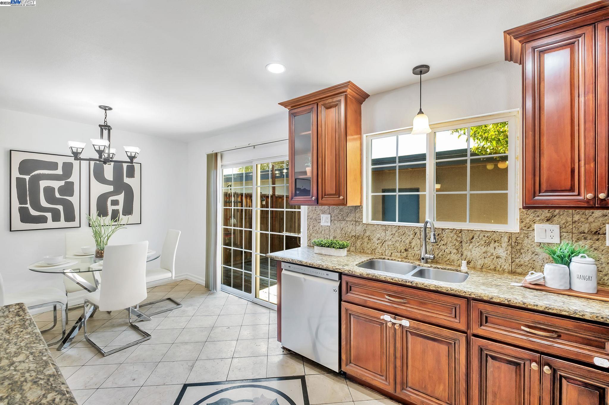 Photo #12: 41103879 Listing: Photo #12