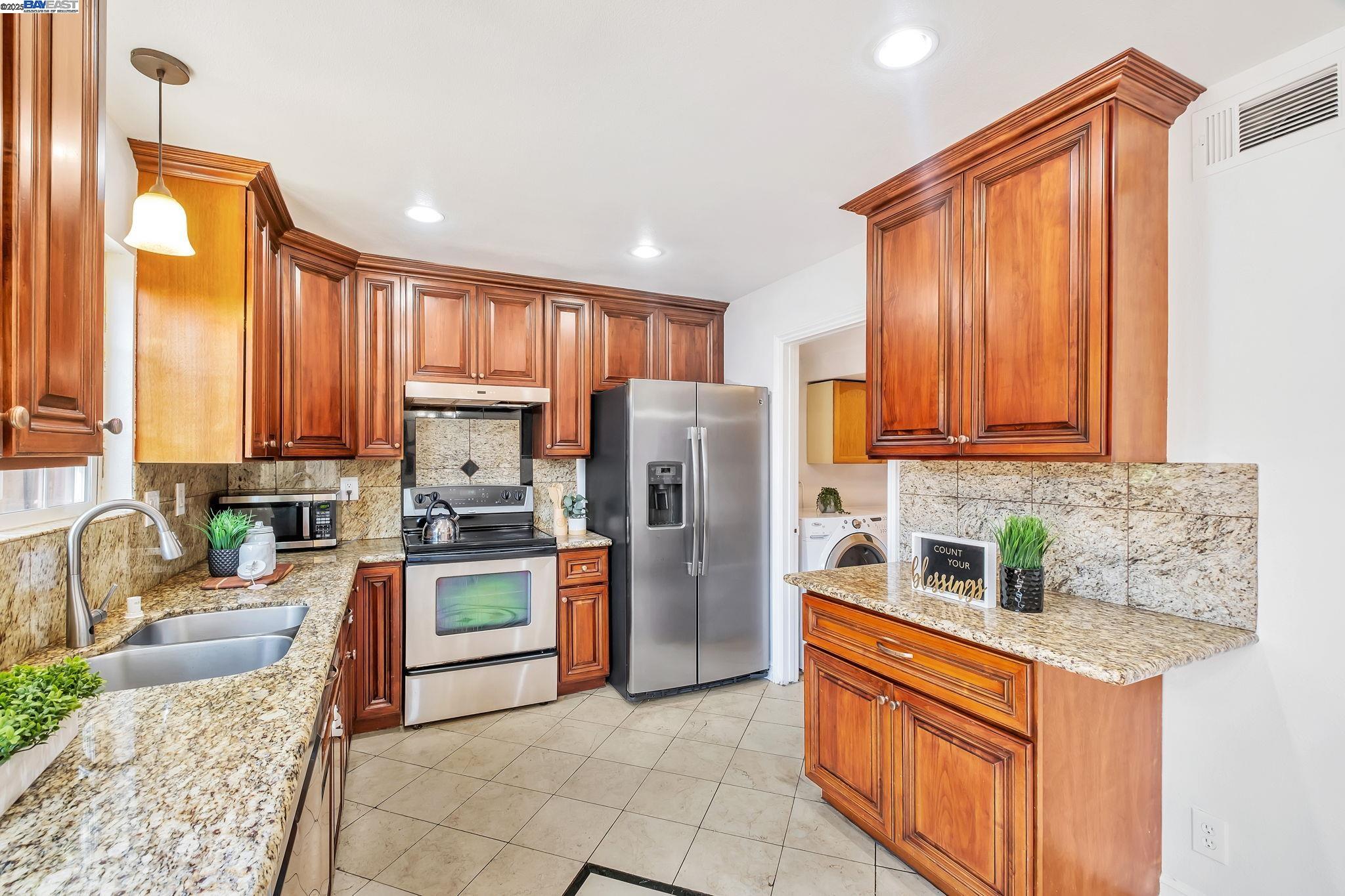 Photo #15: 41103879 Listing: Photo #15