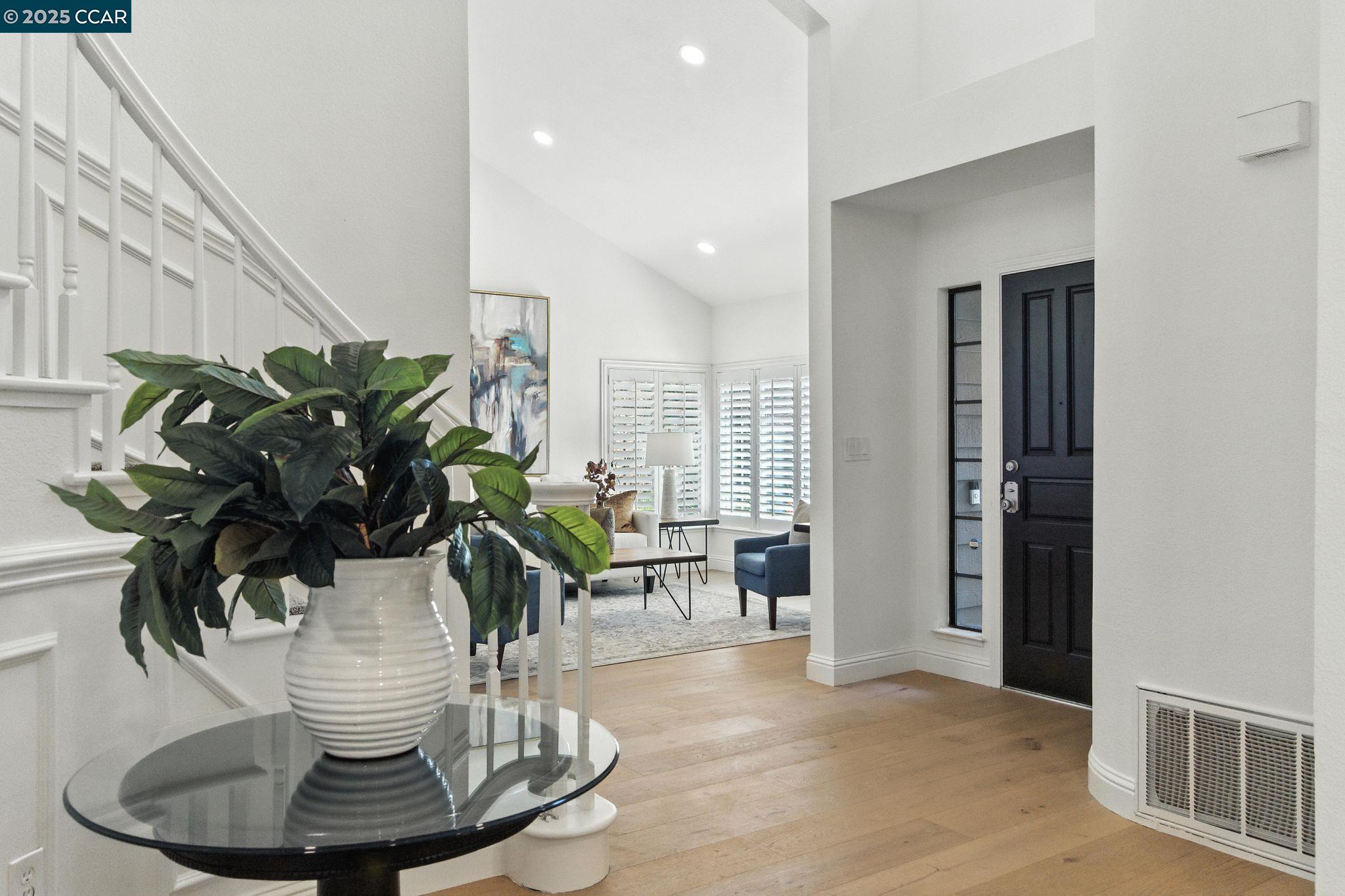 Detail Gallery Image 12 of 45 For 316 Valley High Dr, Pleasant Hill,  CA 94523 - 5 Beds | 3 Baths