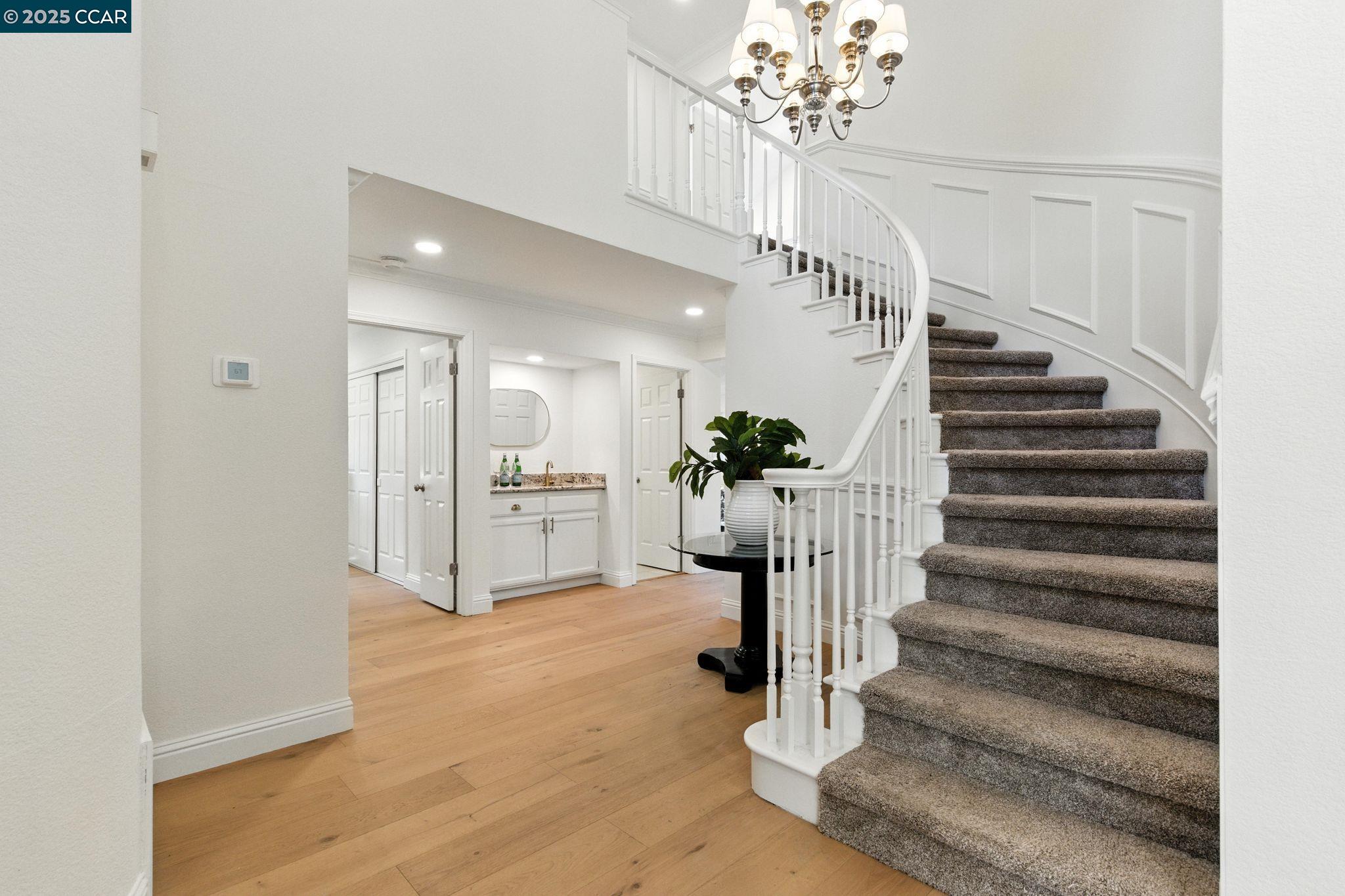 Detail Gallery Image 16 of 45 For 316 Valley High Dr, Pleasant Hill,  CA 94523 - 5 Beds | 3 Baths