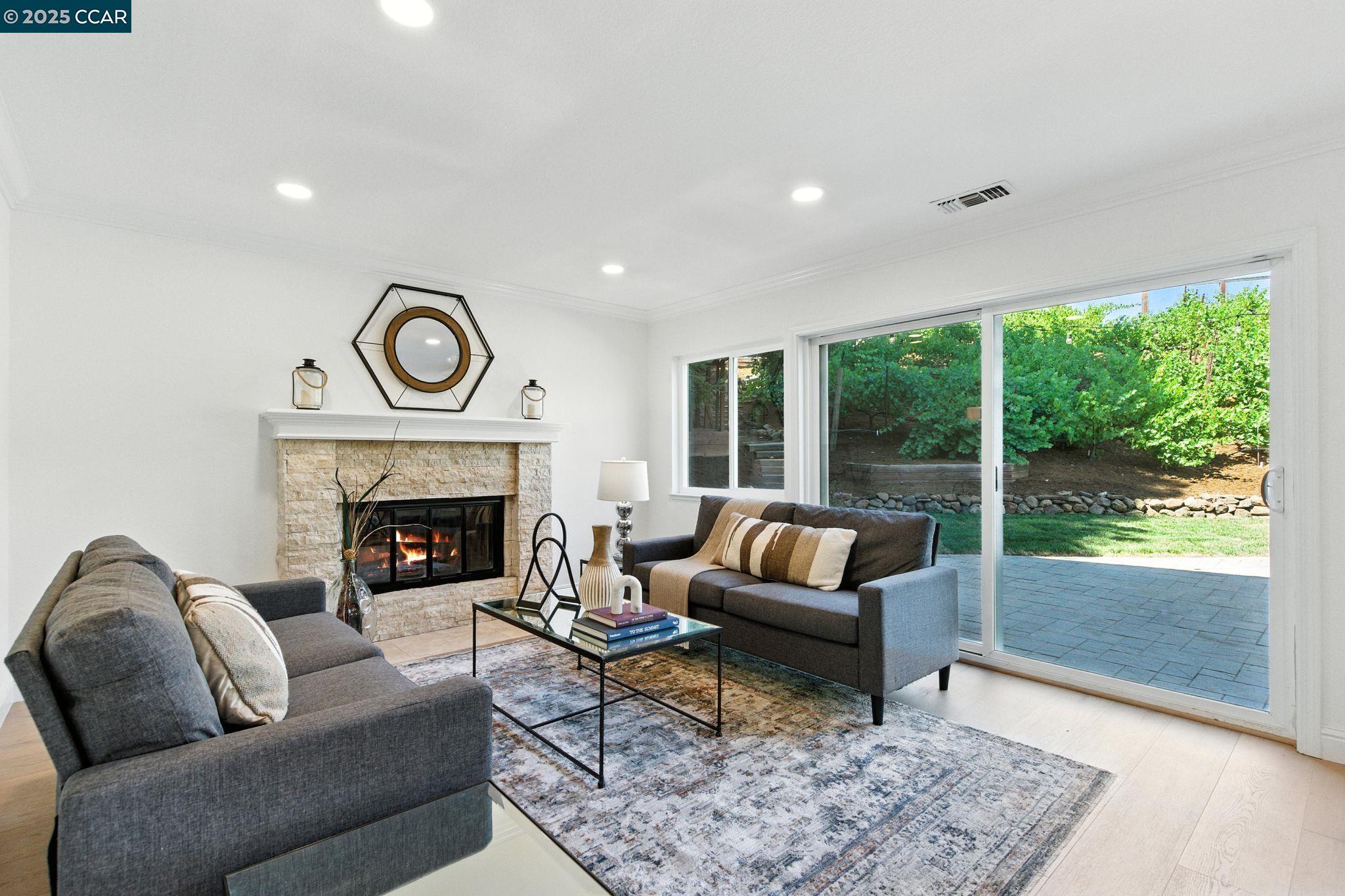 Detail Gallery Image 21 of 45 For 316 Valley High Dr, Pleasant Hill,  CA 94523 - 5 Beds | 3 Baths