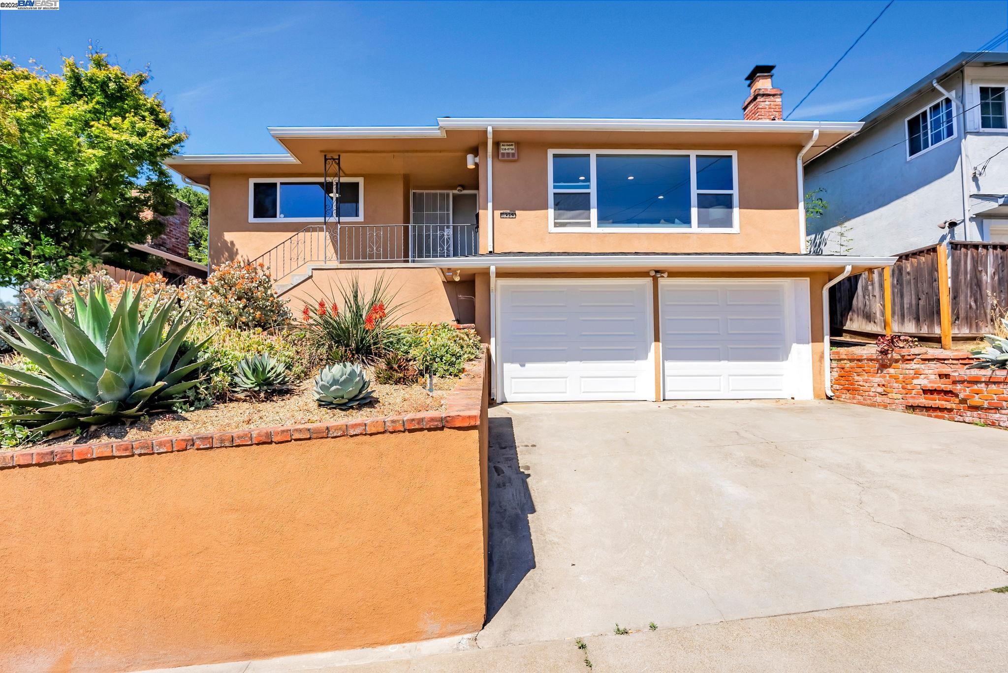 Detail Gallery Image 1 of 1 For 18353 Carlwyn Dr, Castro Valley,  CA 94546 - 3 Beds | 3 Baths