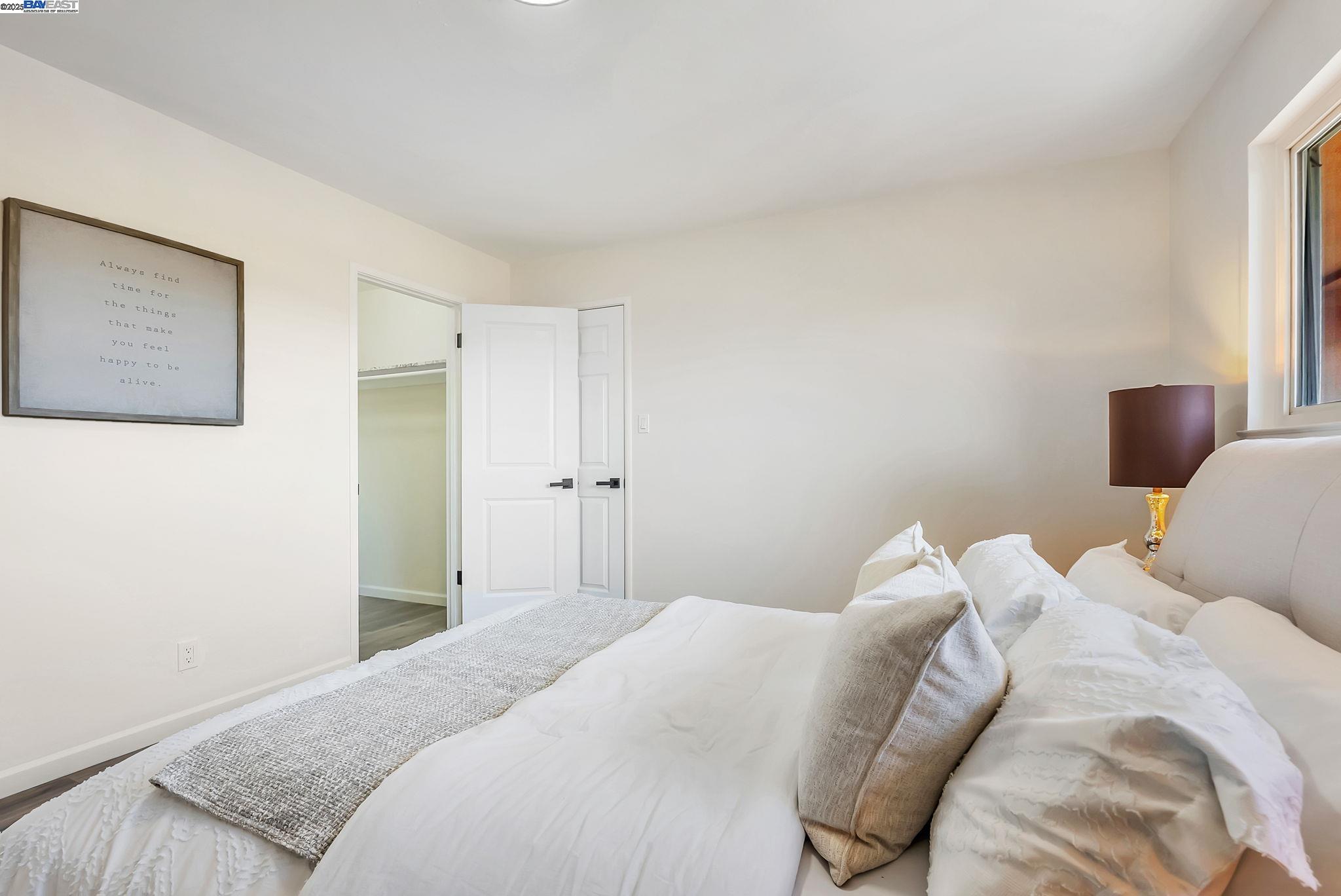 Detail Gallery Image 20 of 48 For 18353 Carlwyn Dr, Castro Valley,  CA 94546 - 3 Beds | 3 Baths