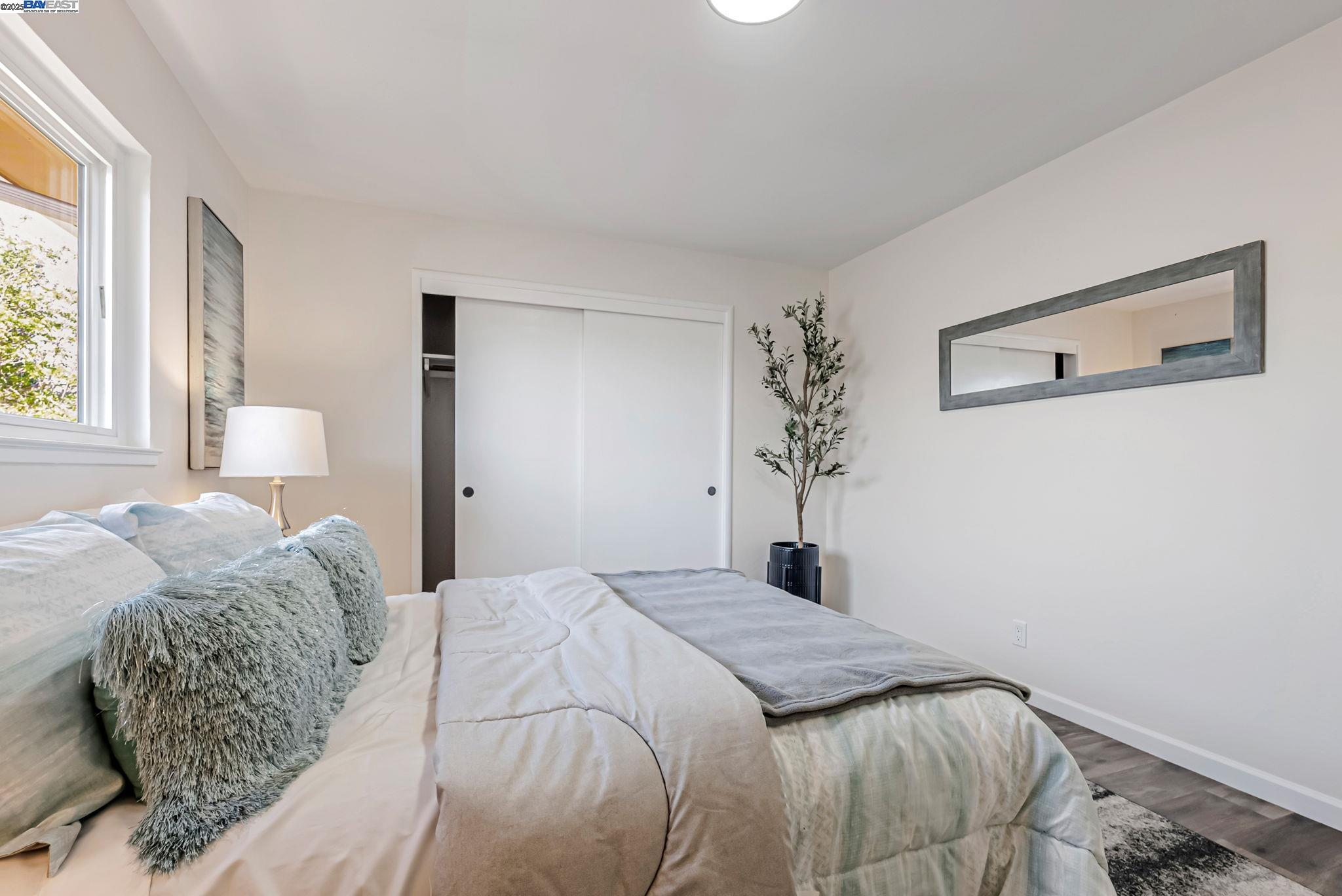Detail Gallery Image 23 of 48 For 18353 Carlwyn Dr, Castro Valley,  CA 94546 - 3 Beds | 3 Baths