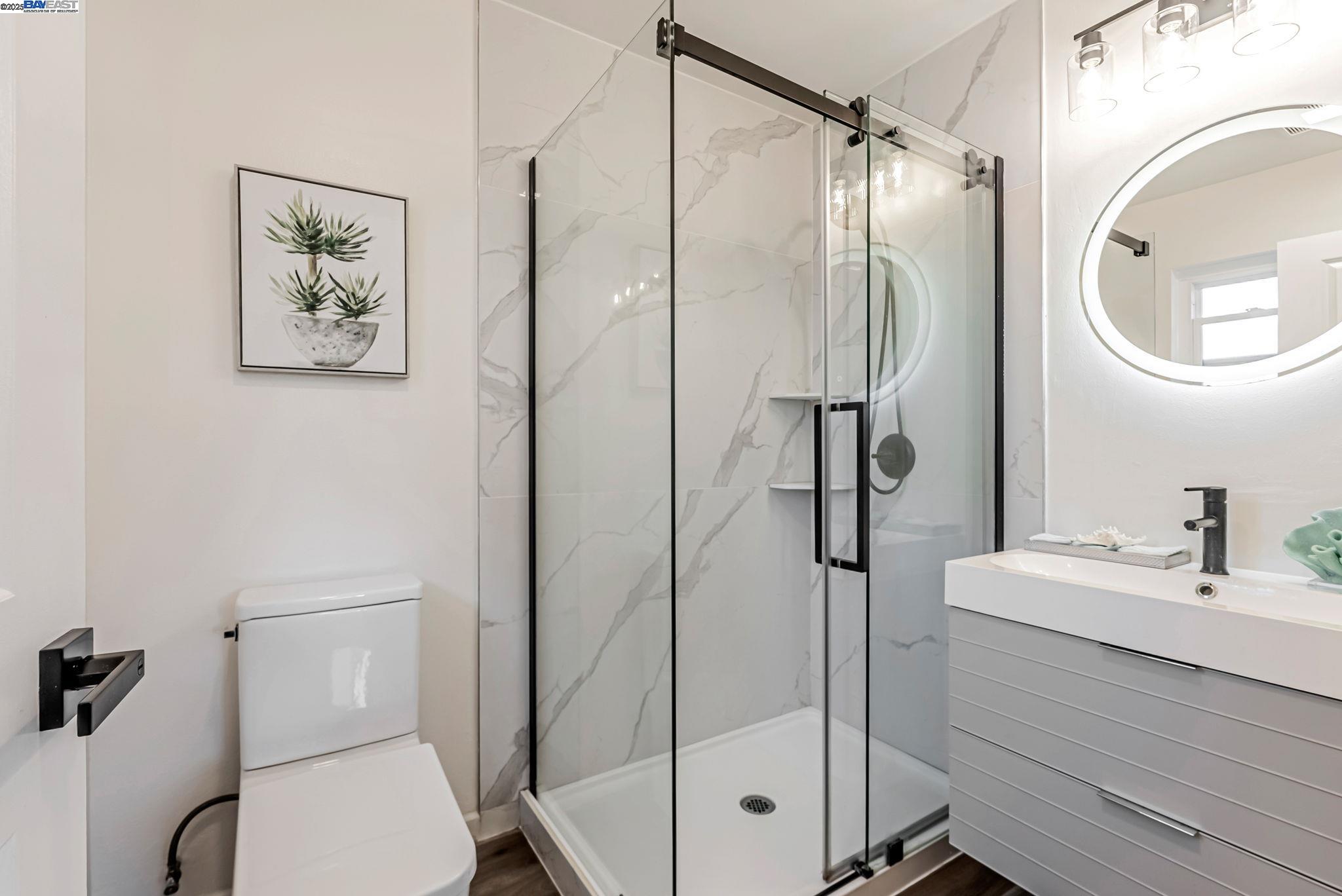 Detail Gallery Image 25 of 48 For 18353 Carlwyn Dr, Castro Valley,  CA 94546 - 3 Beds | 3 Baths