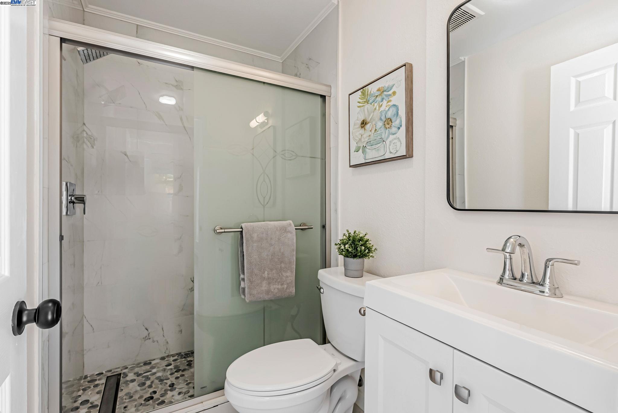Detail Gallery Image 27 of 48 For 18353 Carlwyn Dr, Castro Valley,  CA 94546 - 3 Beds | 3 Baths