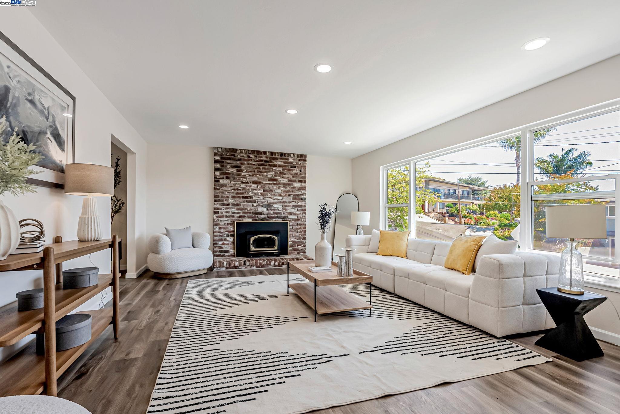 Detail Gallery Image 4 of 48 For 18353 Carlwyn Dr, Castro Valley,  CA 94546 - 3 Beds | 3 Baths