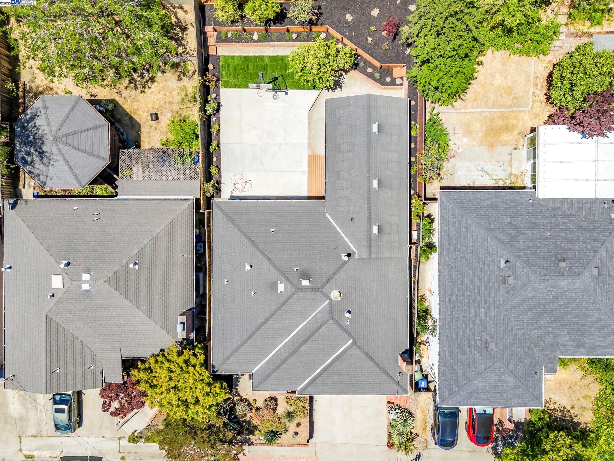 Detail Gallery Image 42 of 48 For 18353 Carlwyn Dr, Castro Valley,  CA 94546 - 3 Beds | 3 Baths