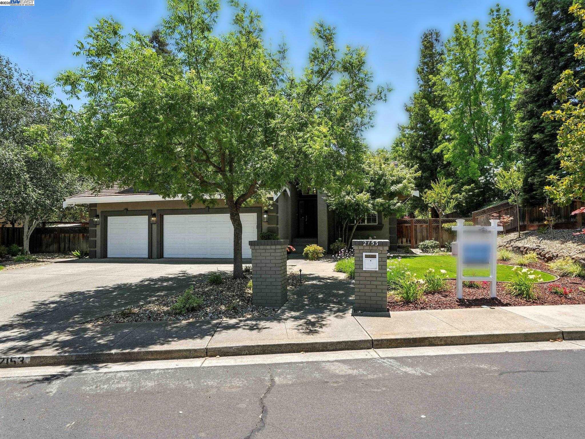 Detail Gallery Image 2 of 60 For 2153 Vintage Ln, Livermore,  CA 94550 - 5 Beds | 3/1 Baths