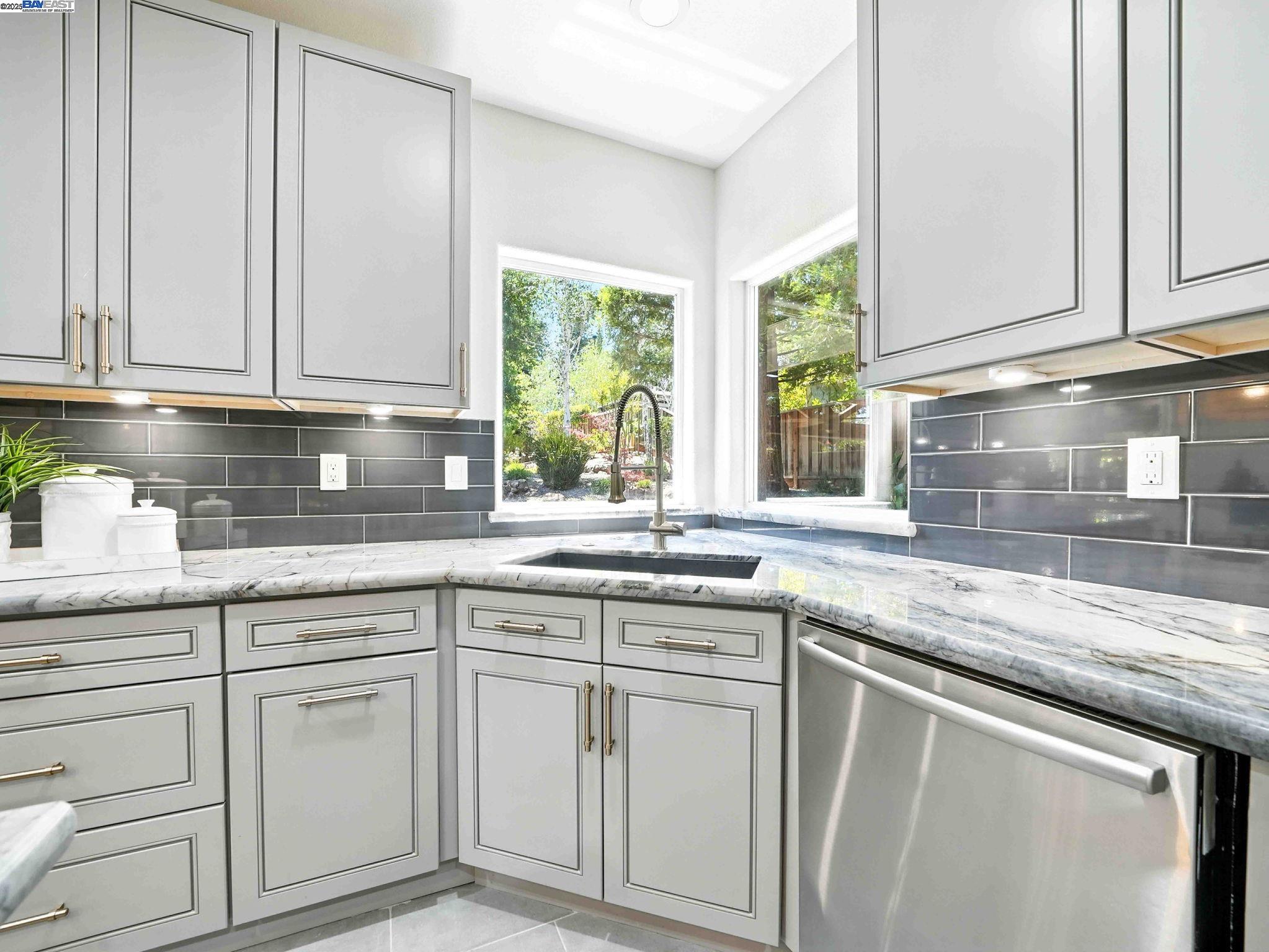 Detail Gallery Image 17 of 60 For 2153 Vintage Ln, Livermore,  CA 94550 - 5 Beds | 3/1 Baths