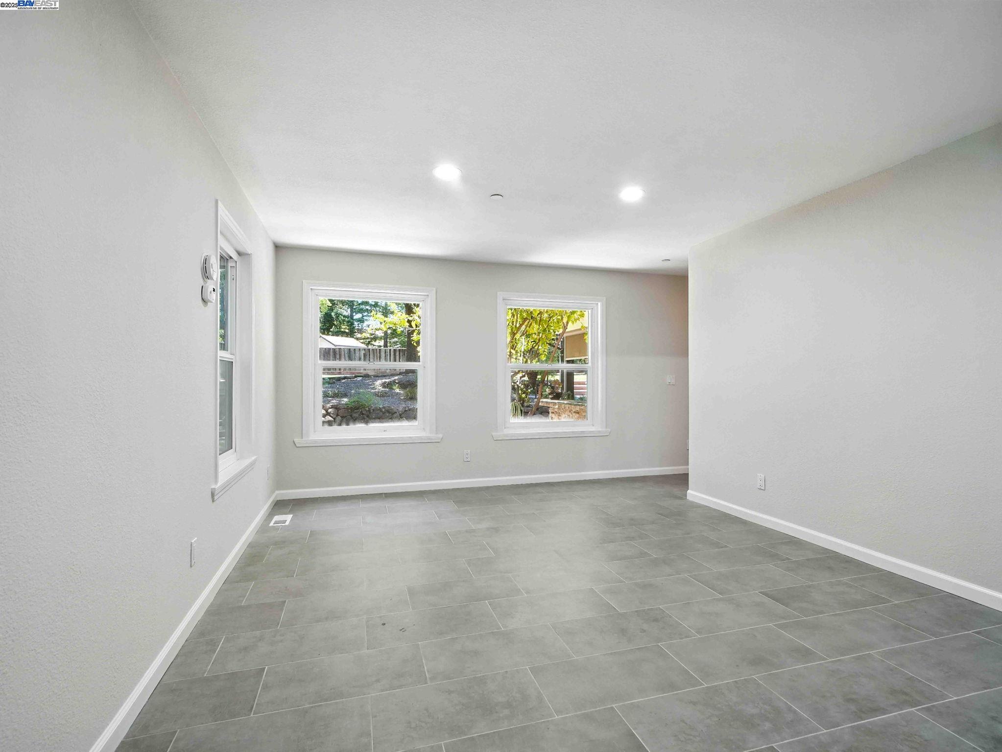 Detail Gallery Image 24 of 60 For 2153 Vintage Ln, Livermore,  CA 94550 - 5 Beds | 3/1 Baths
