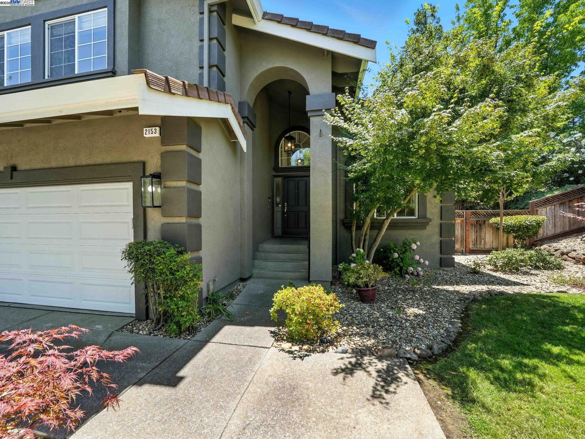 Detail Gallery Image 4 of 60 For 2153 Vintage Ln, Livermore,  CA 94550 - 5 Beds | 3/1 Baths