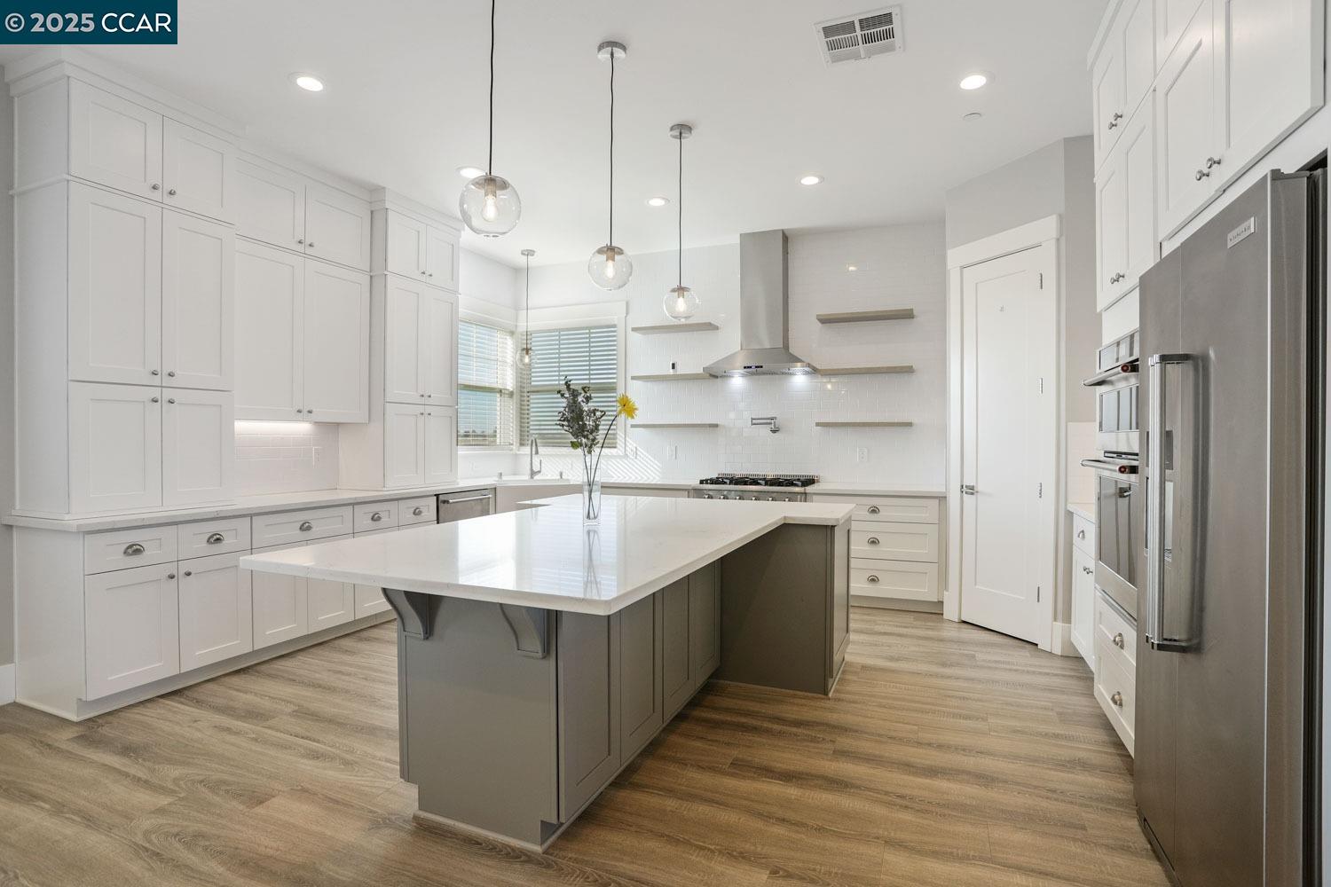 Detail Gallery Image 13 of 40 For 5425 Rio Linda Blvd, Sacramento,  CA 95838 - 4 Beds | 3 Baths