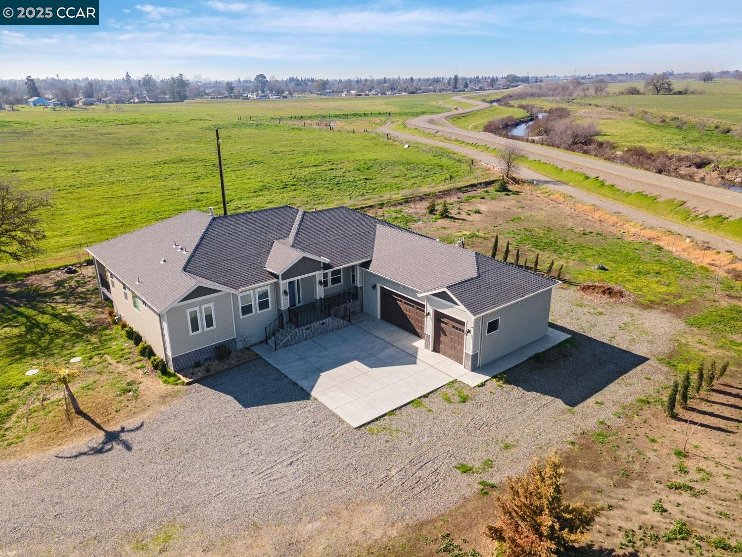 Detail Gallery Image 15 of 40 For 5425 Rio Linda Blvd, Sacramento,  CA 95838 - 4 Beds | 3 Baths