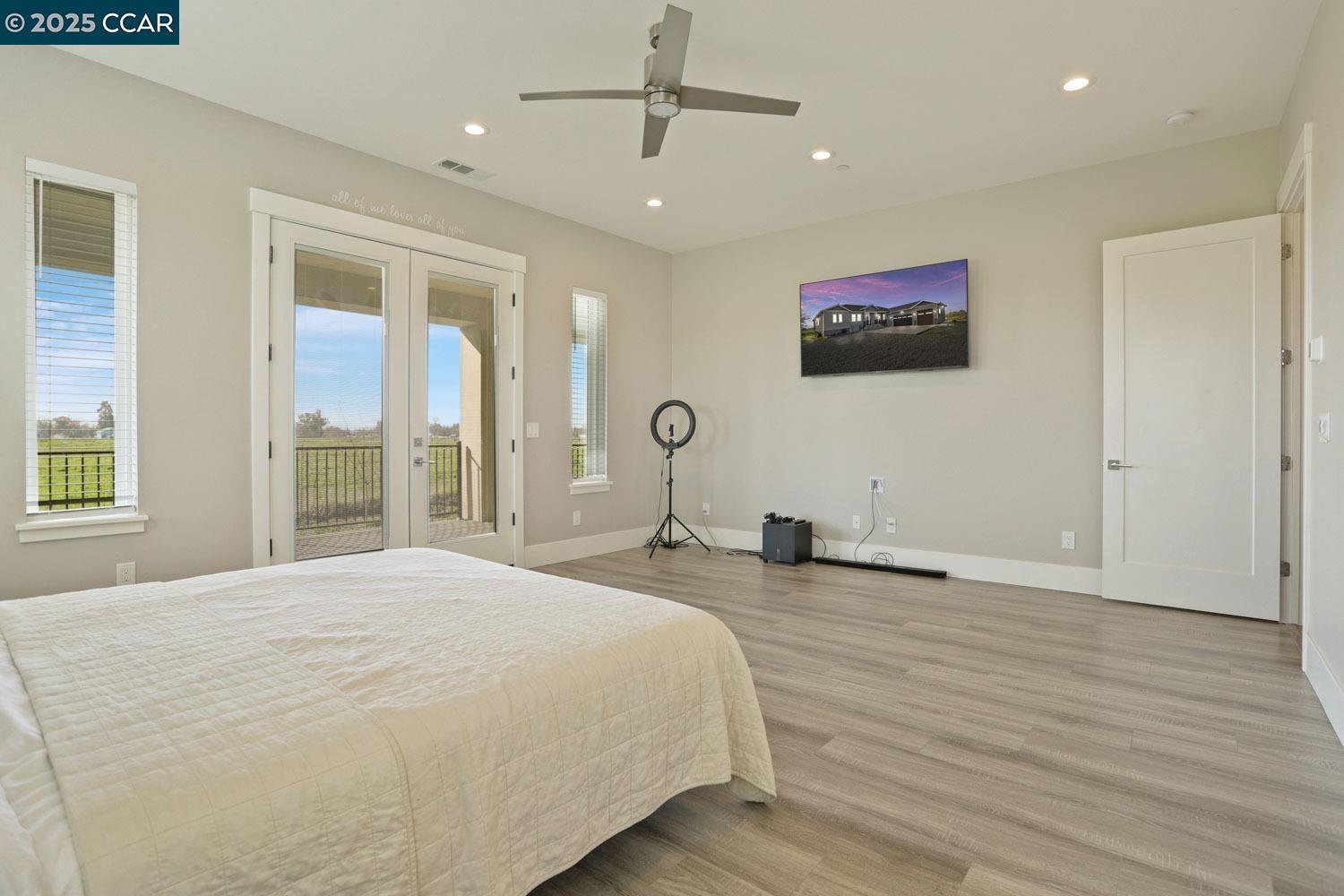 Detail Gallery Image 16 of 40 For 5425 Rio Linda Blvd, Sacramento,  CA 95838 - 4 Beds | 3 Baths