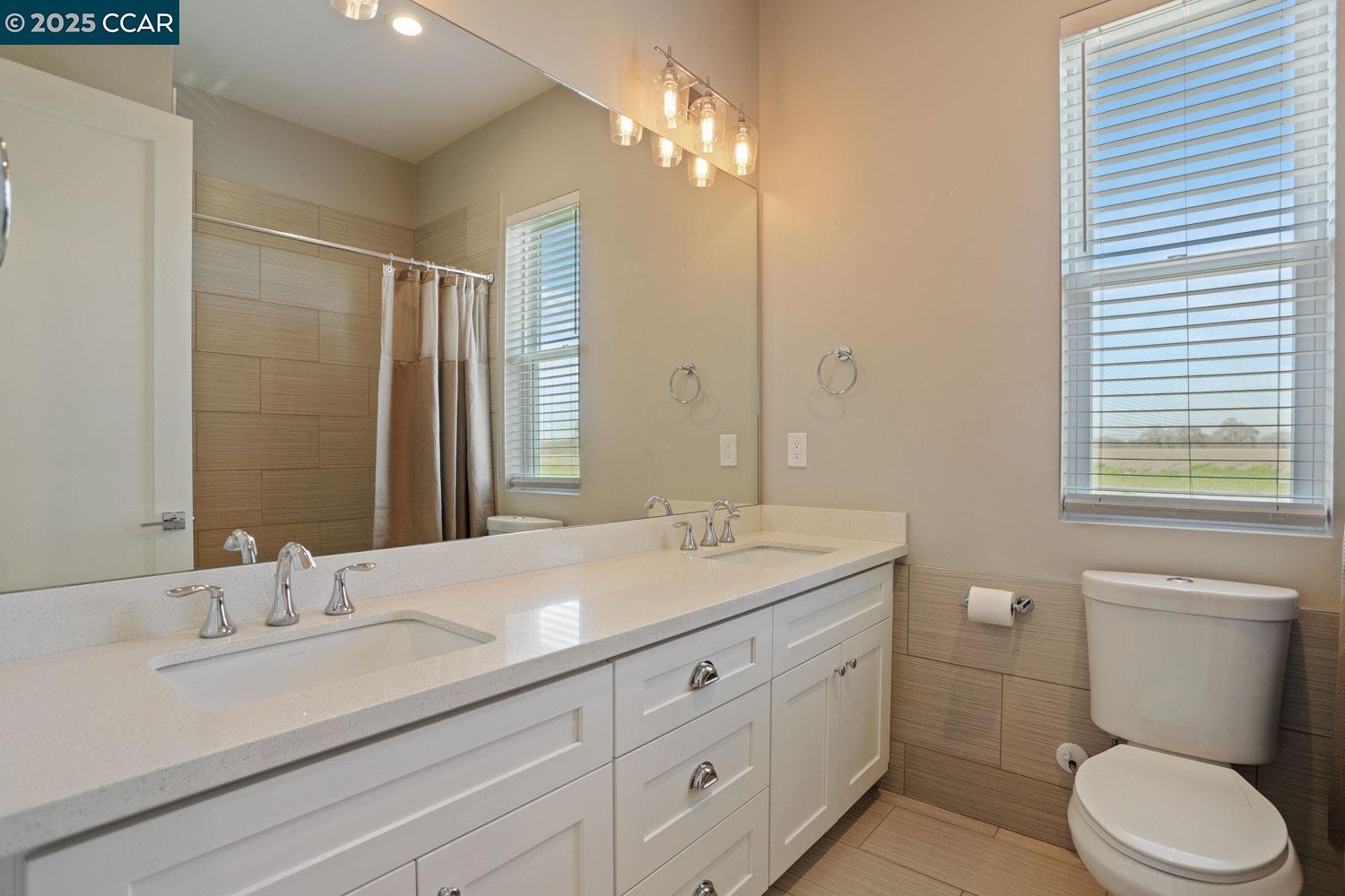 Detail Gallery Image 39 of 40 For 5425 Rio Linda Blvd, Sacramento,  CA 95838 - 4 Beds | 3 Baths