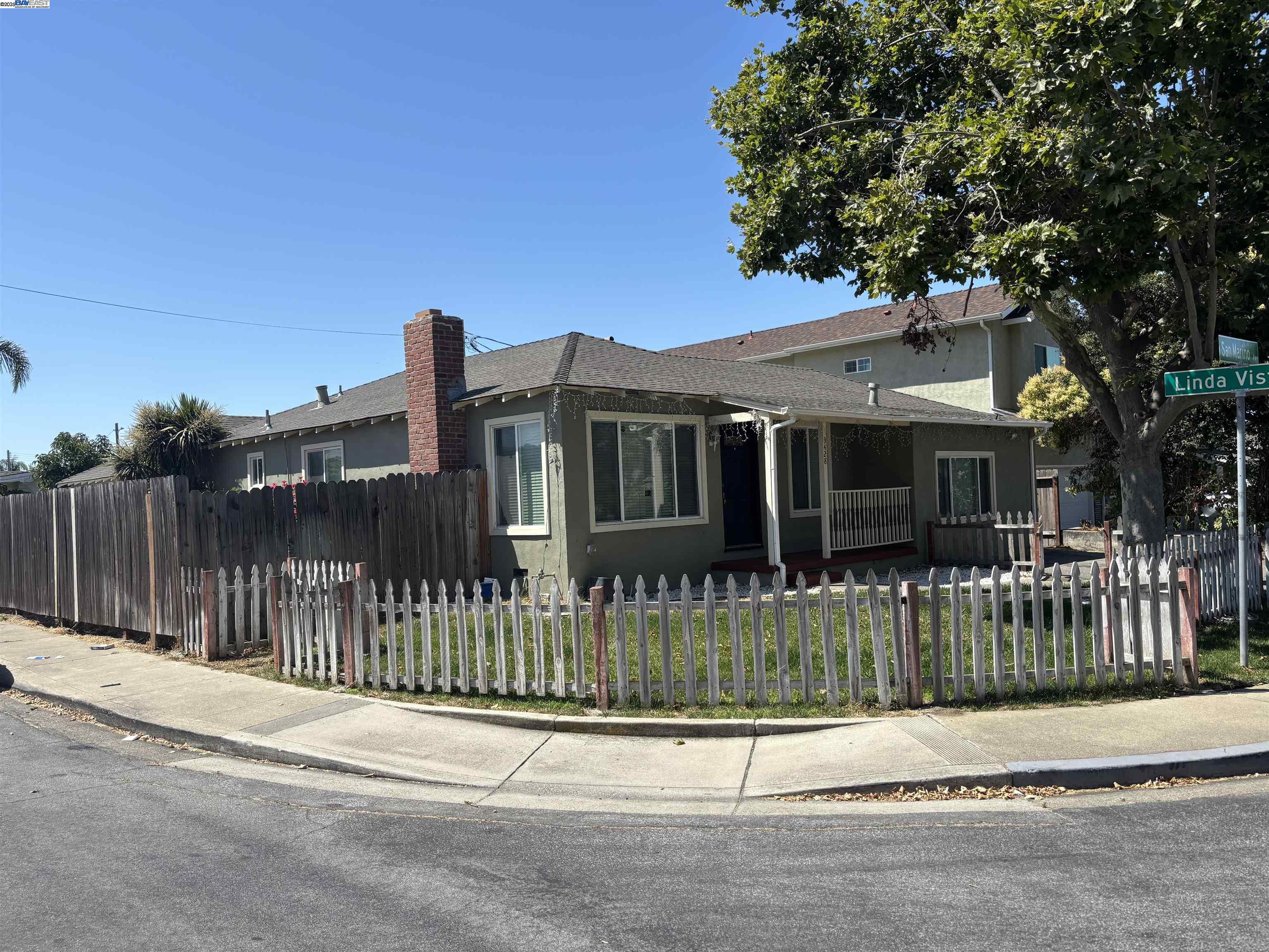 Detail Gallery Image 2 of 26 For 3428 San Marino Ave, San Jose,  CA 95127 - 4 Beds | 2 Baths