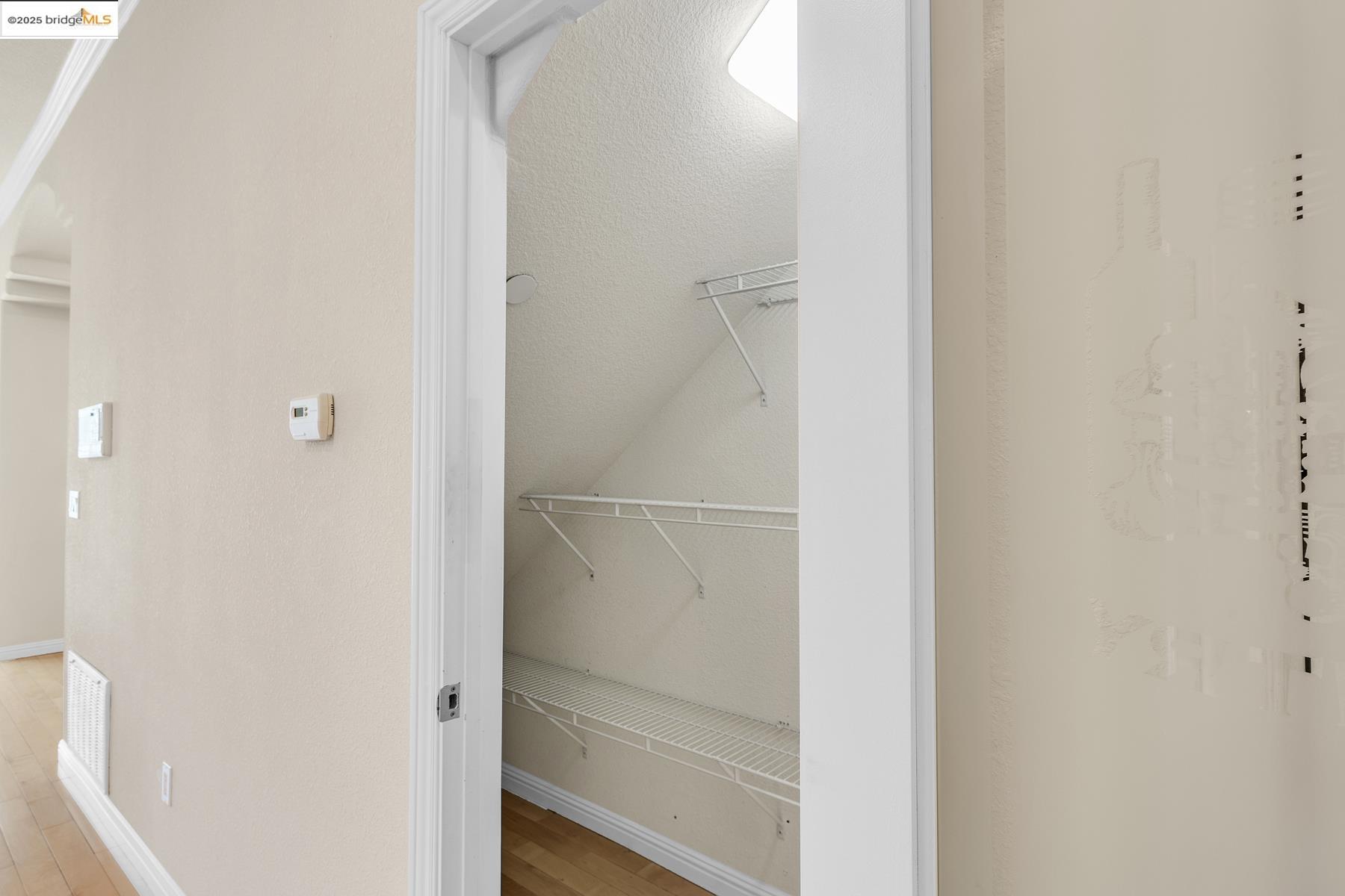Detail Gallery Image 14 of 36 For 35 Amherst Ct, Menlo Park,  CA 94025 - 3 Beds | 3 Baths