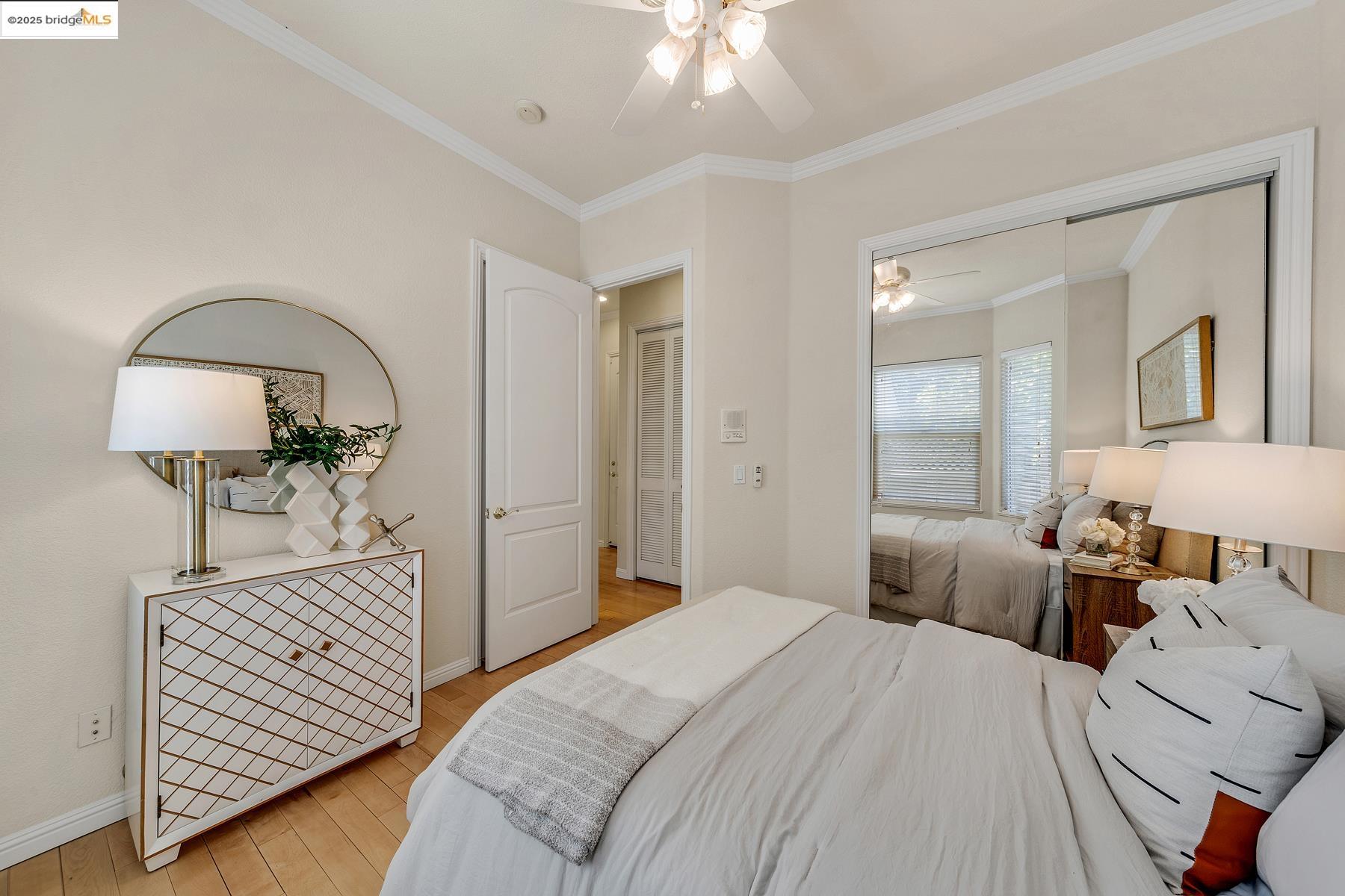 Detail Gallery Image 16 of 36 For 35 Amherst Ct, Menlo Park,  CA 94025 - 3 Beds | 3 Baths